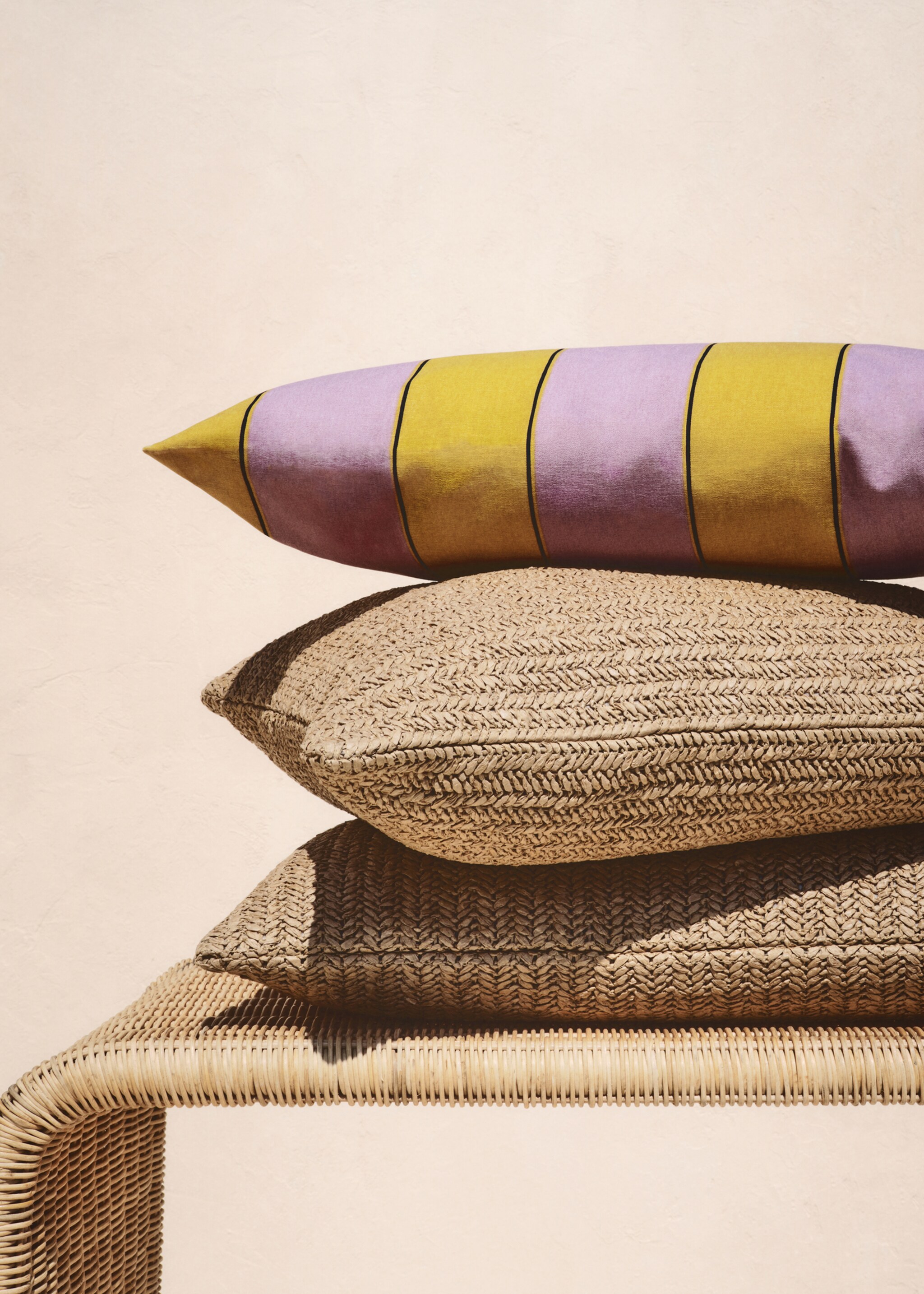 Braided-design cushion cover design 30x50 cm - Details of the article 6, Sand. Ref: 87082927-00.