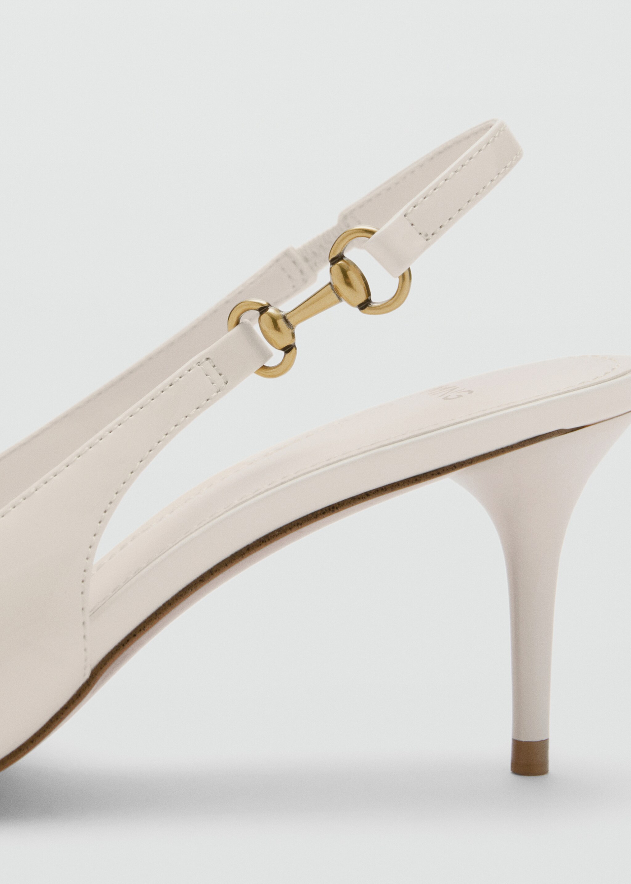 Heeled shoes with link detail - Details of the article 1, Beige. Ref: 87083268-00.