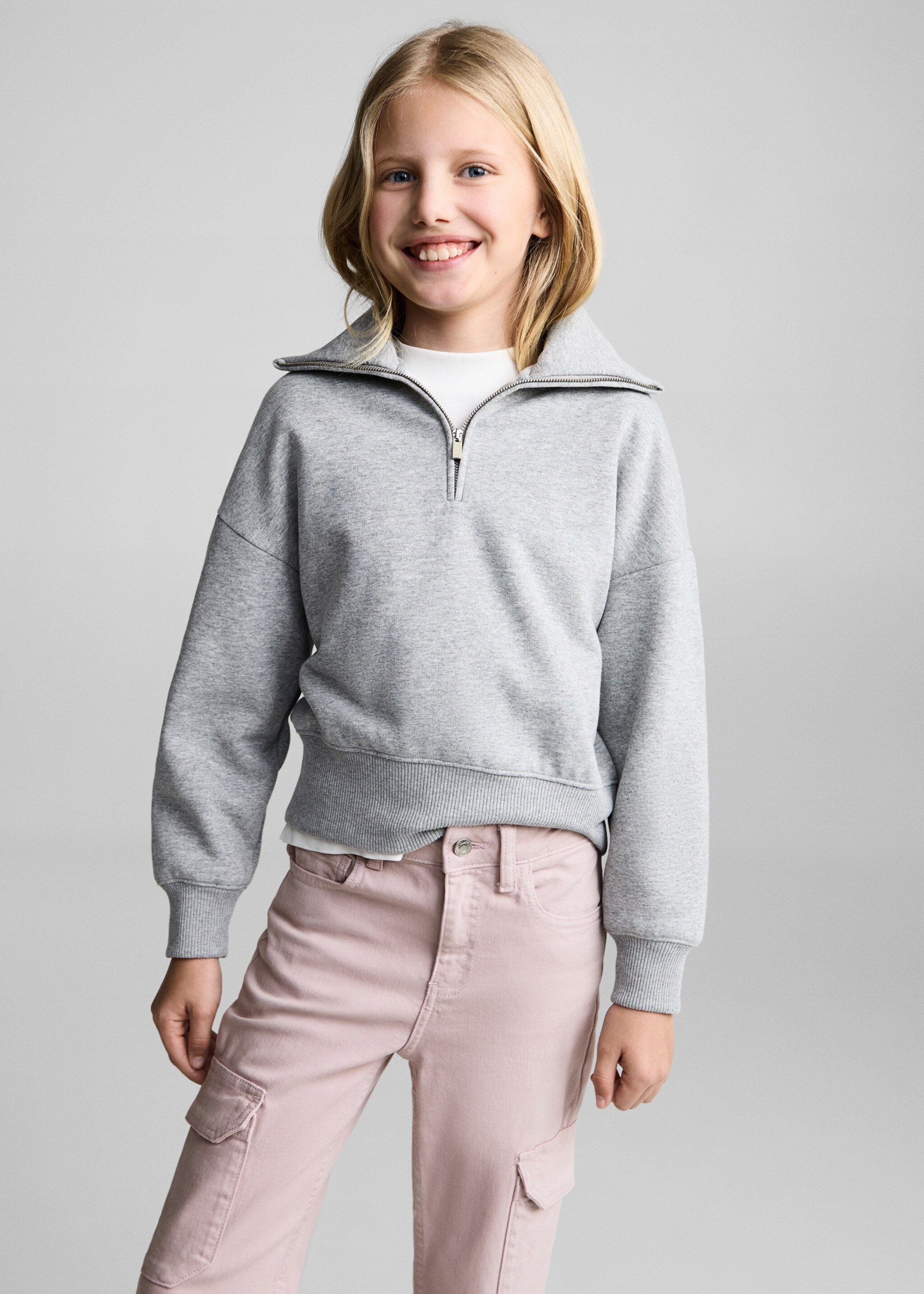 Flared cargo jeans - Details of the article 1, Light/Pastel Purple. Ref: 87083269-00.