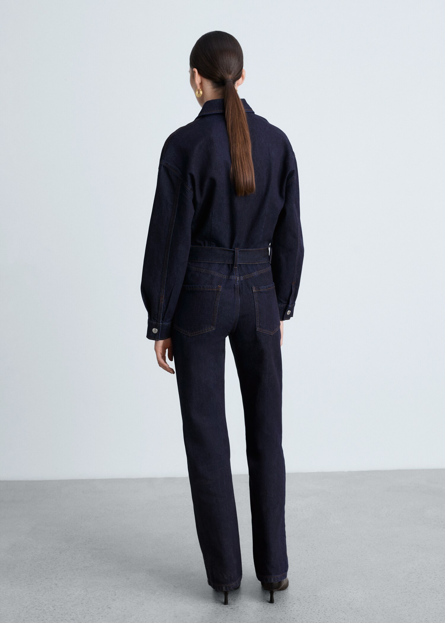 Rinse-wash denim jumpsuit with belt - Reverse of the article