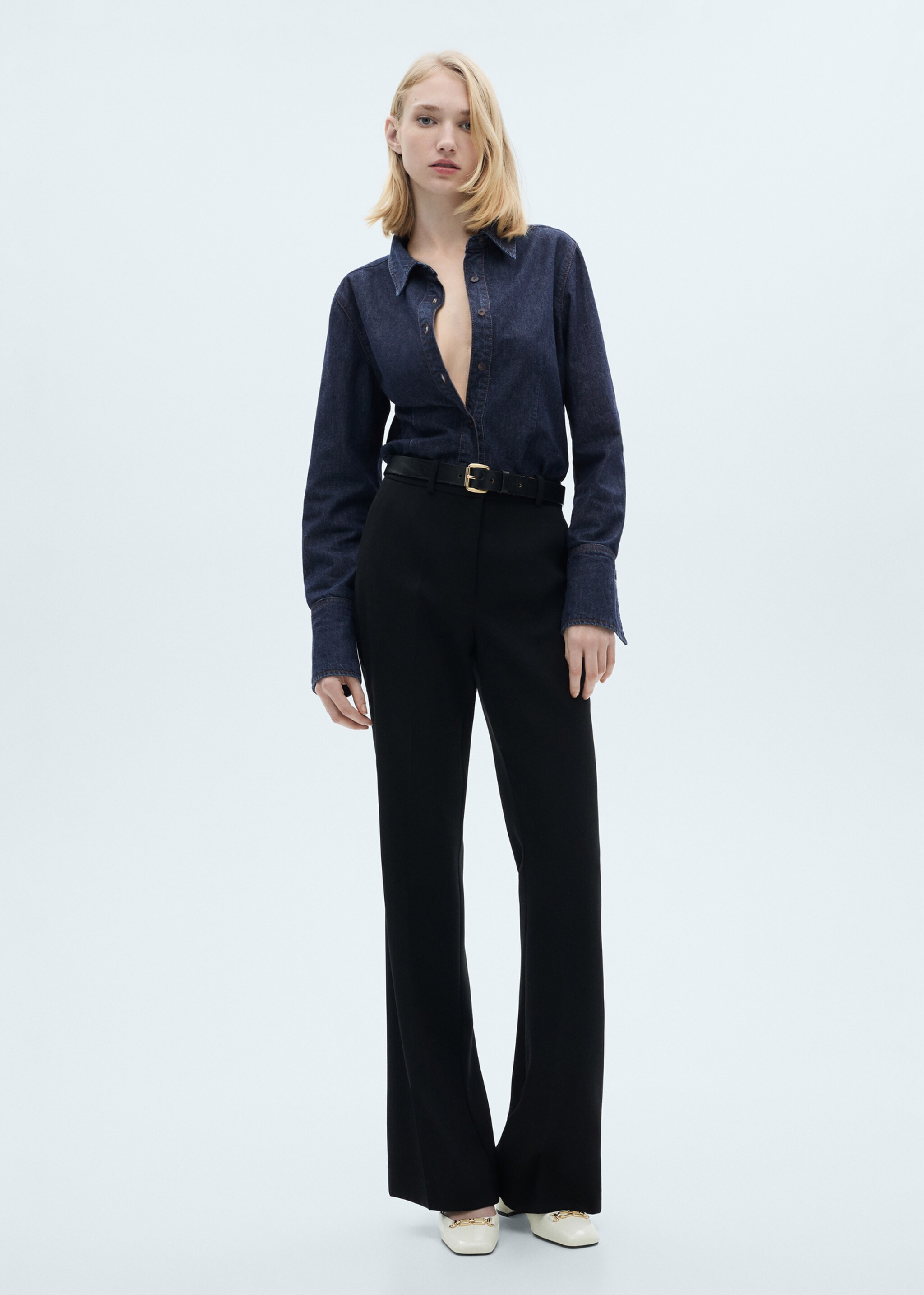 Rinse-wash denim shirt - Details of the article 2, Open Blue. Ref: 87083277-00.