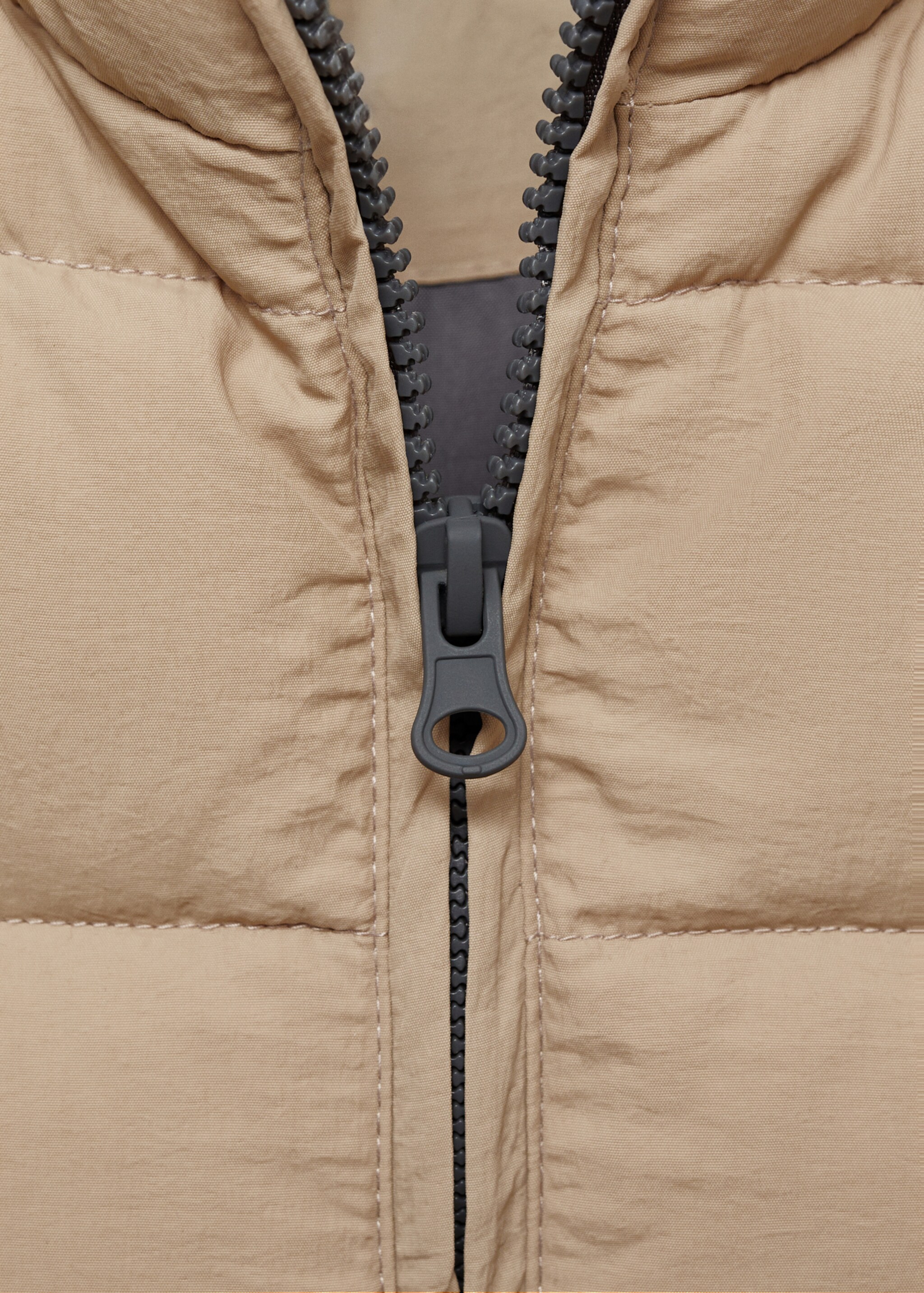 Gilet matelassé - Détail de l'article 8, Marron moyen. Ref: 87083280-00.