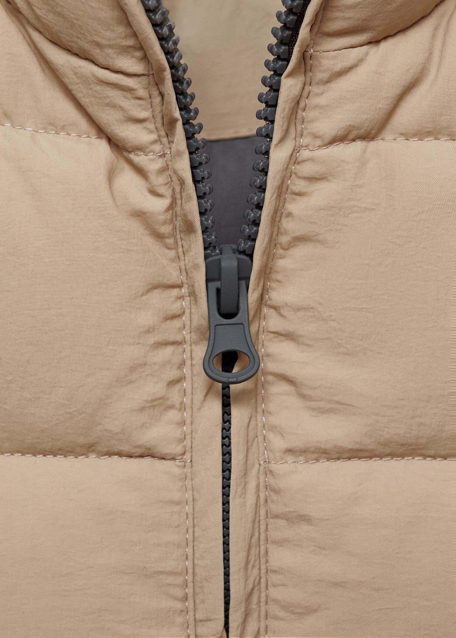 Quilted gilet - Details of the article 8