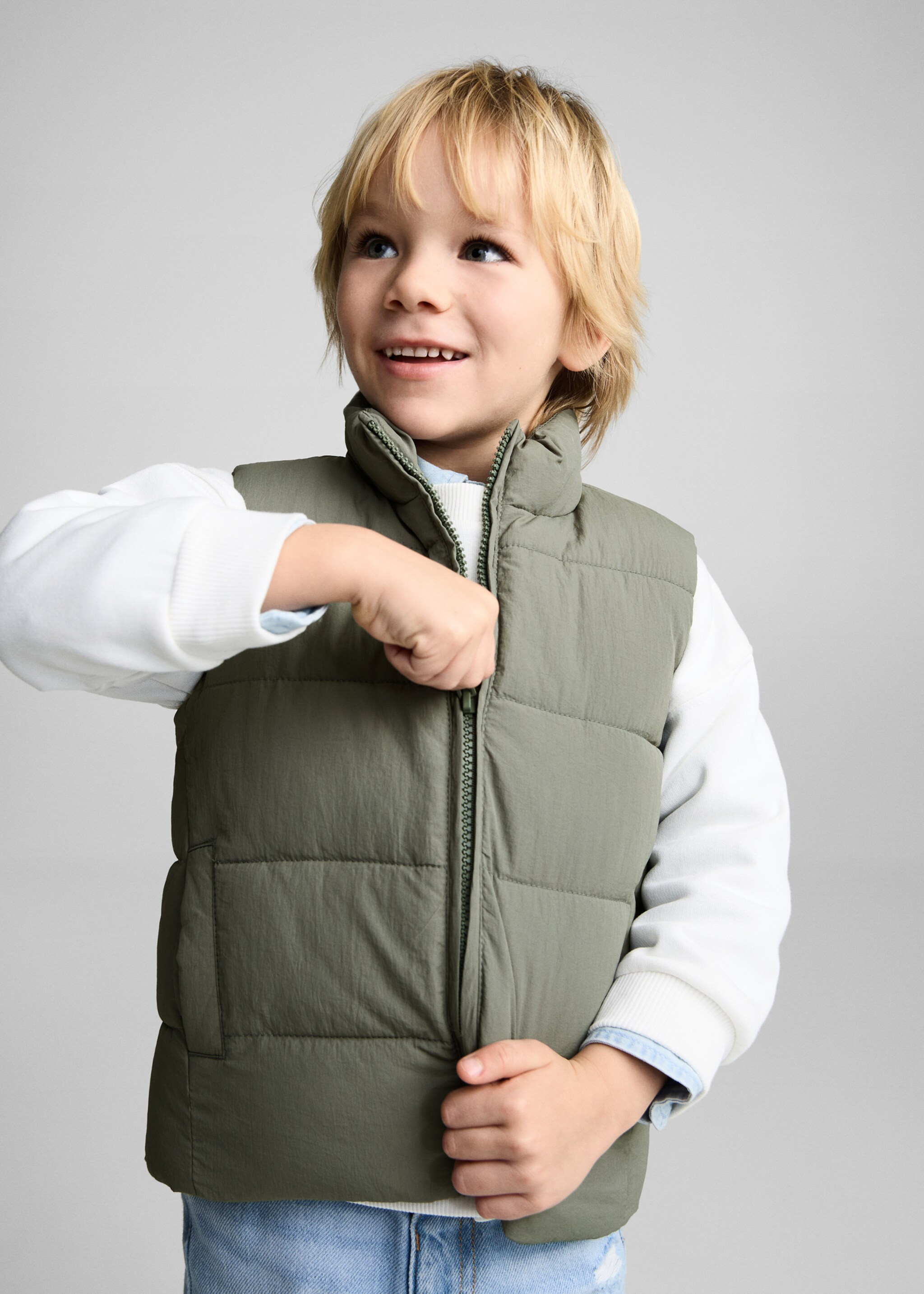 Quilted gilet - Medium plane, Green. Ref: 87083280-00.