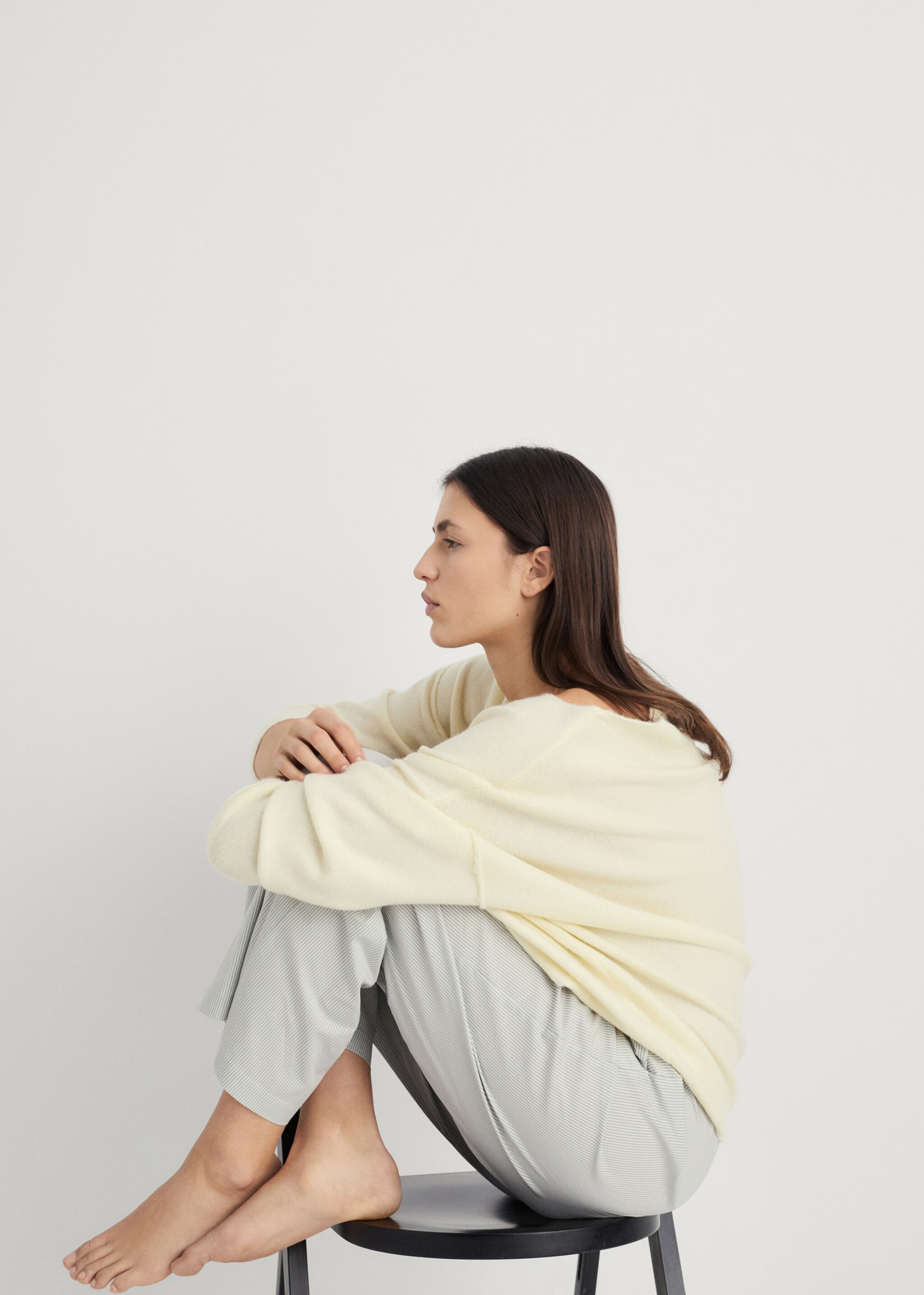 Oversize knit sweater - Details of the article 2, Vanilla. Ref: 87083286-00.