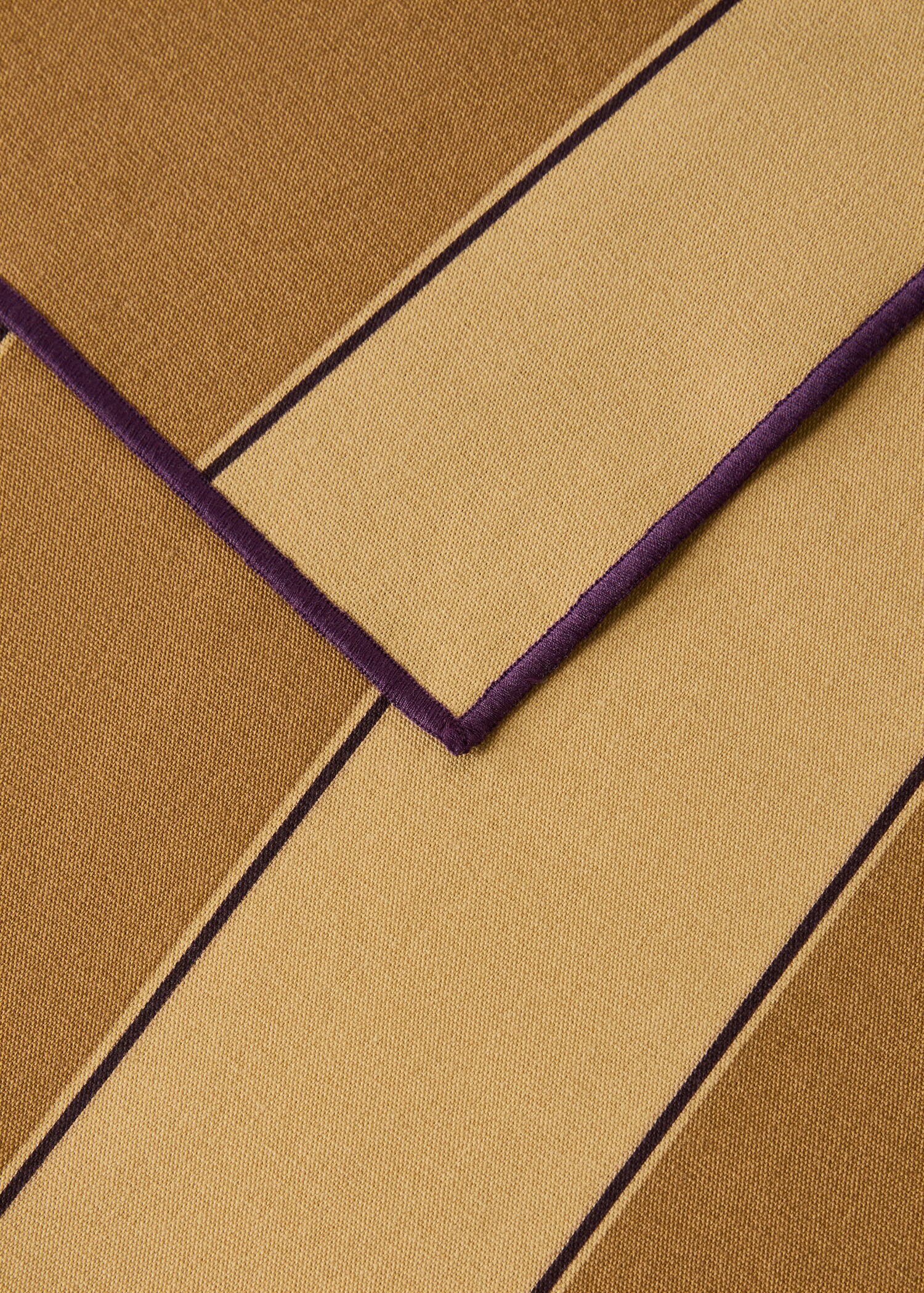 Cotton placemats with resin stripes - Details of the article 2