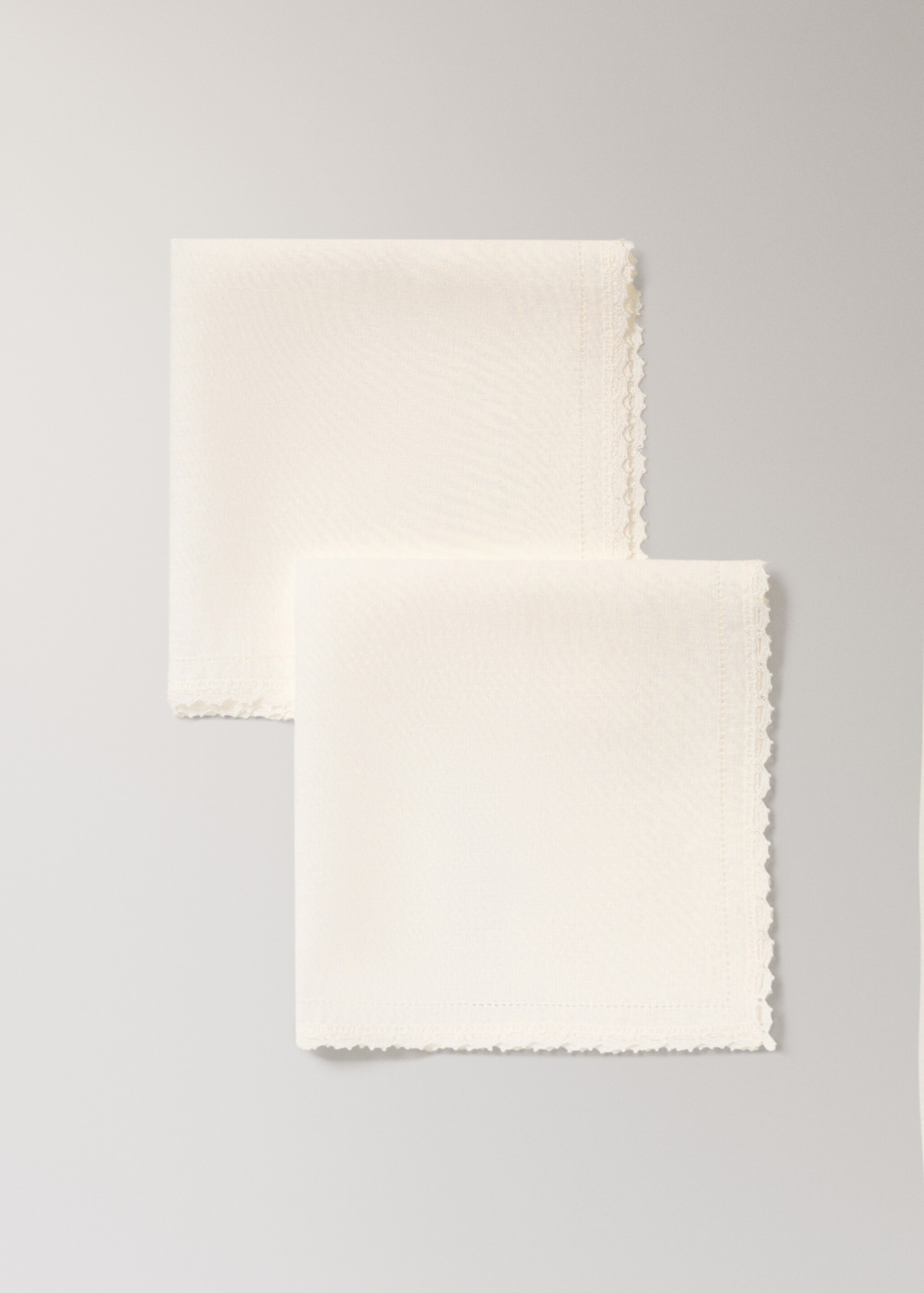 Linen napkins with lace edging - Details of the article 1, Ecru. Ref: 87083307-00.