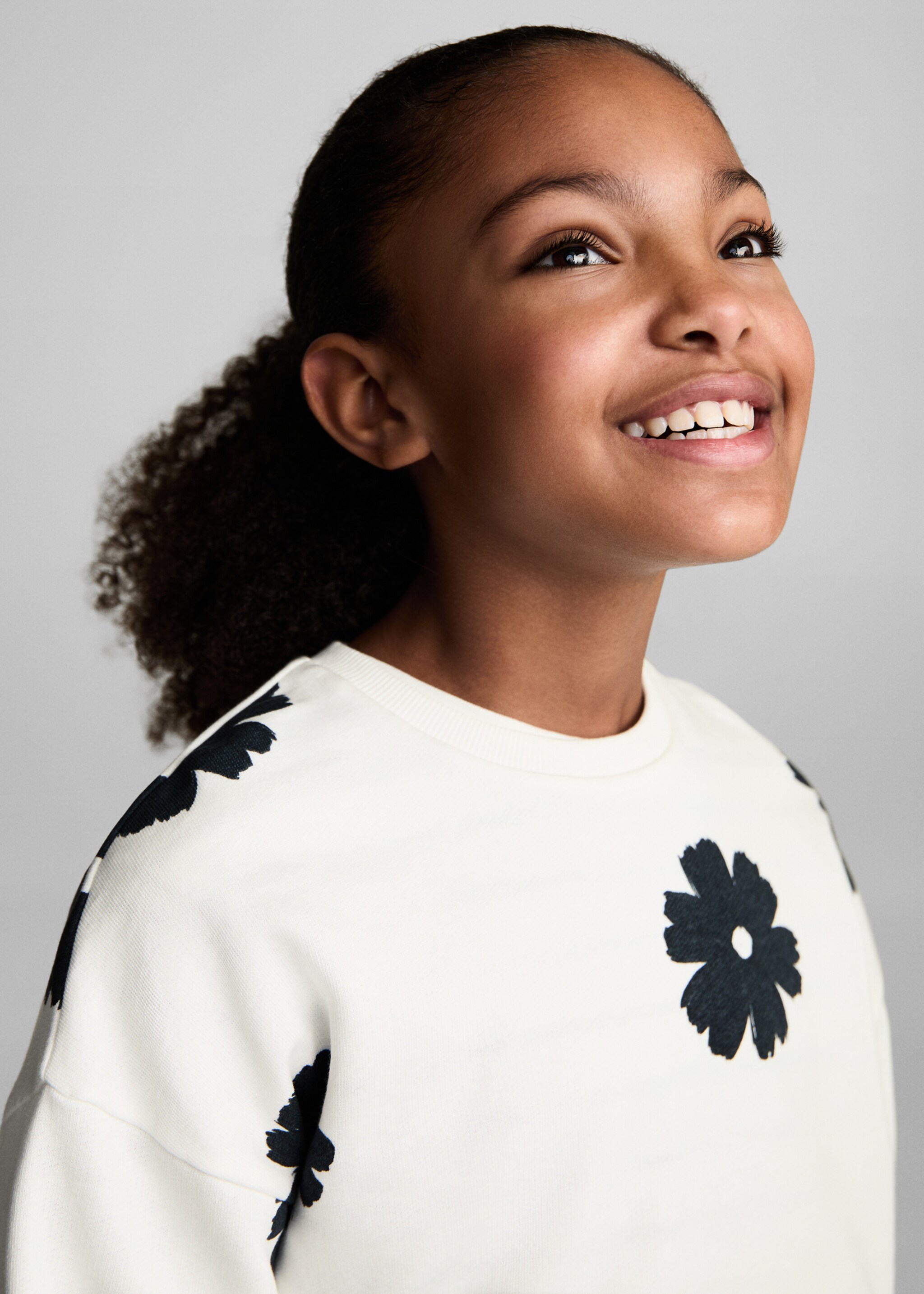 Dessuadora estampat floral - Detall de l'article 1, Blanc trencat. Ref: 87083645-00.