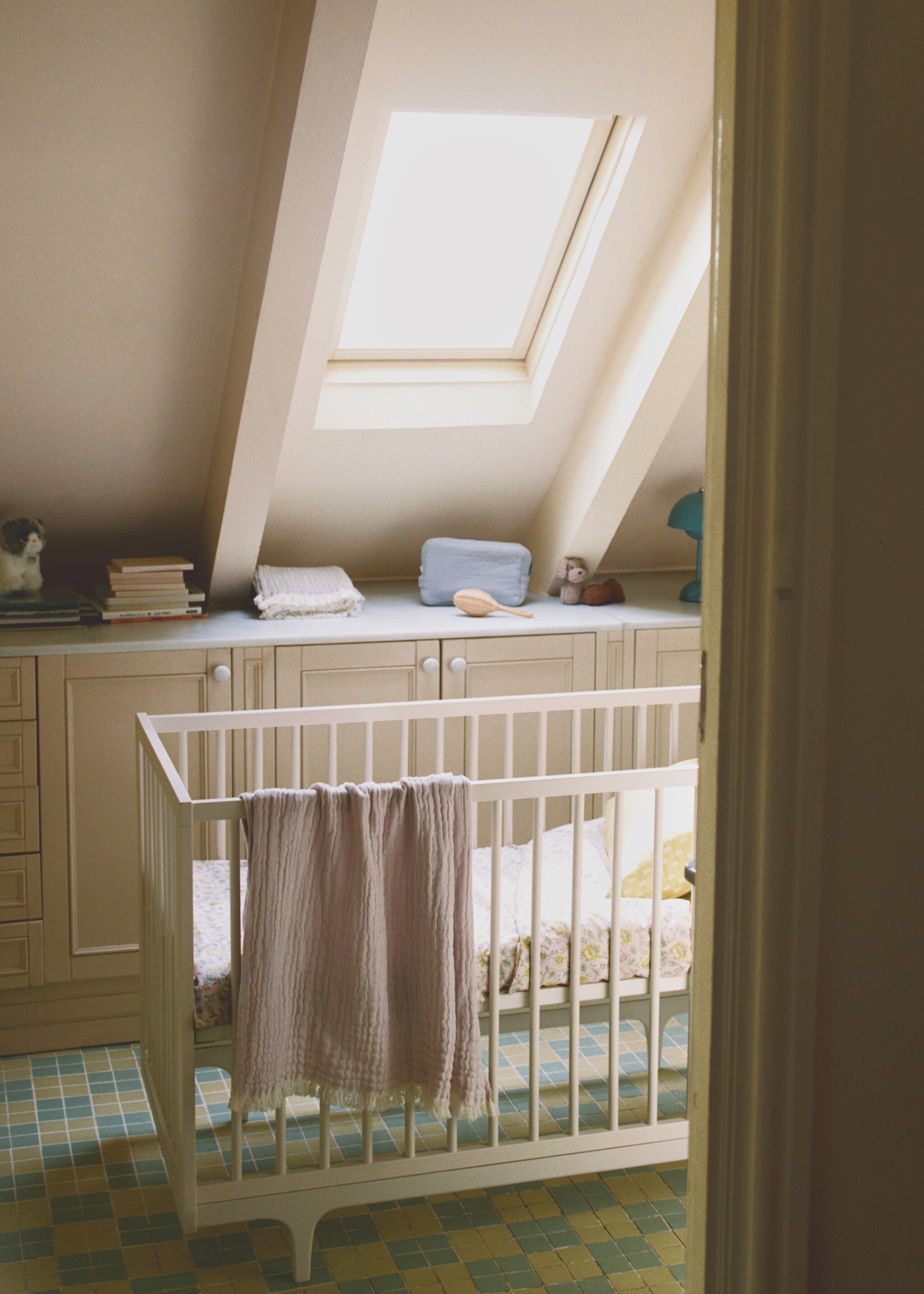 Barnfilt i bomullsväv - Detaljer om artikeln 6, Lila. Ref: 87083656-00.