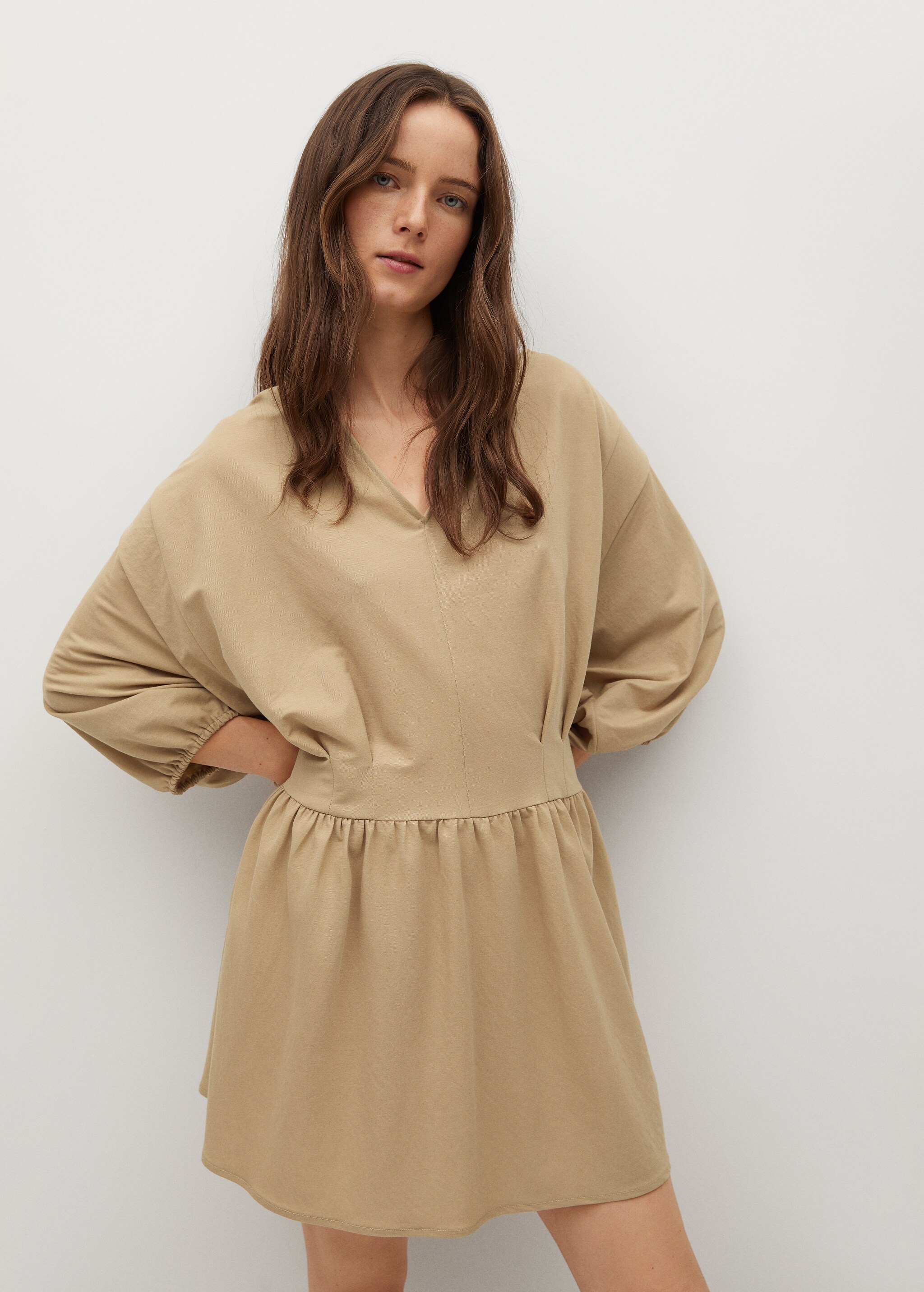 Vestido pliegues fluido - Plano medio