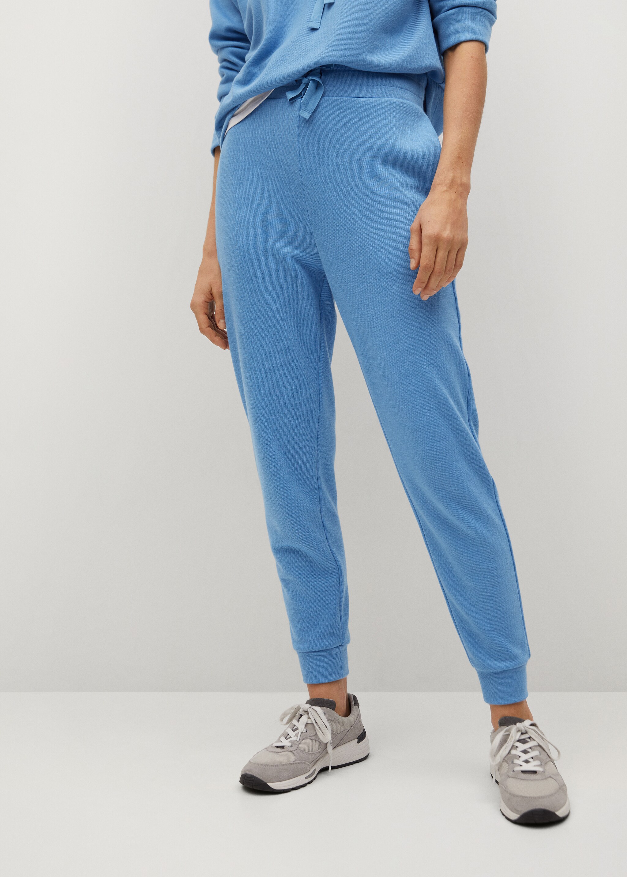 Pantalón jogger punto - Plano medio