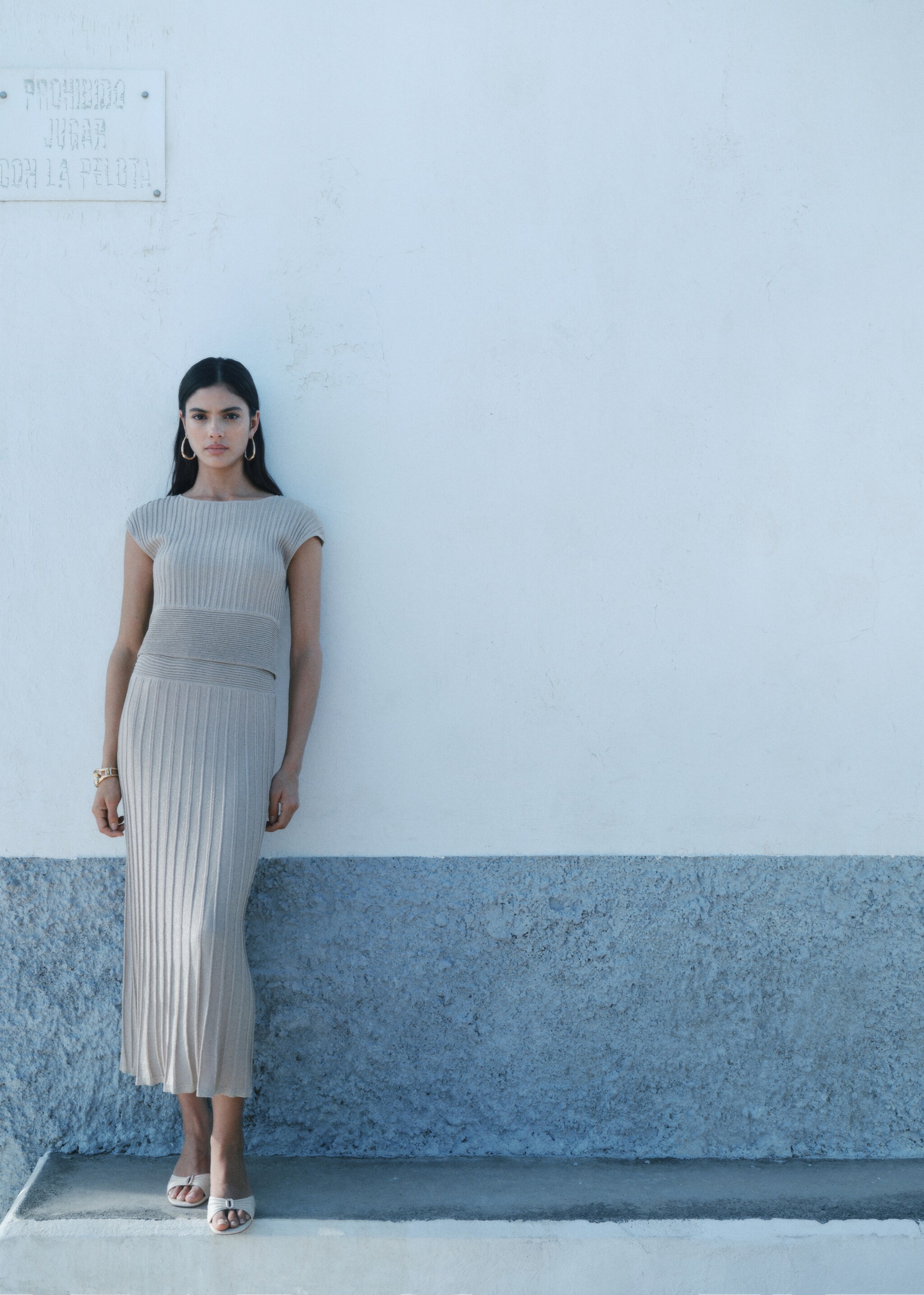 Knitted dress with shiny finish - Details of the article 6, Gold. Ref: 87084063-00.