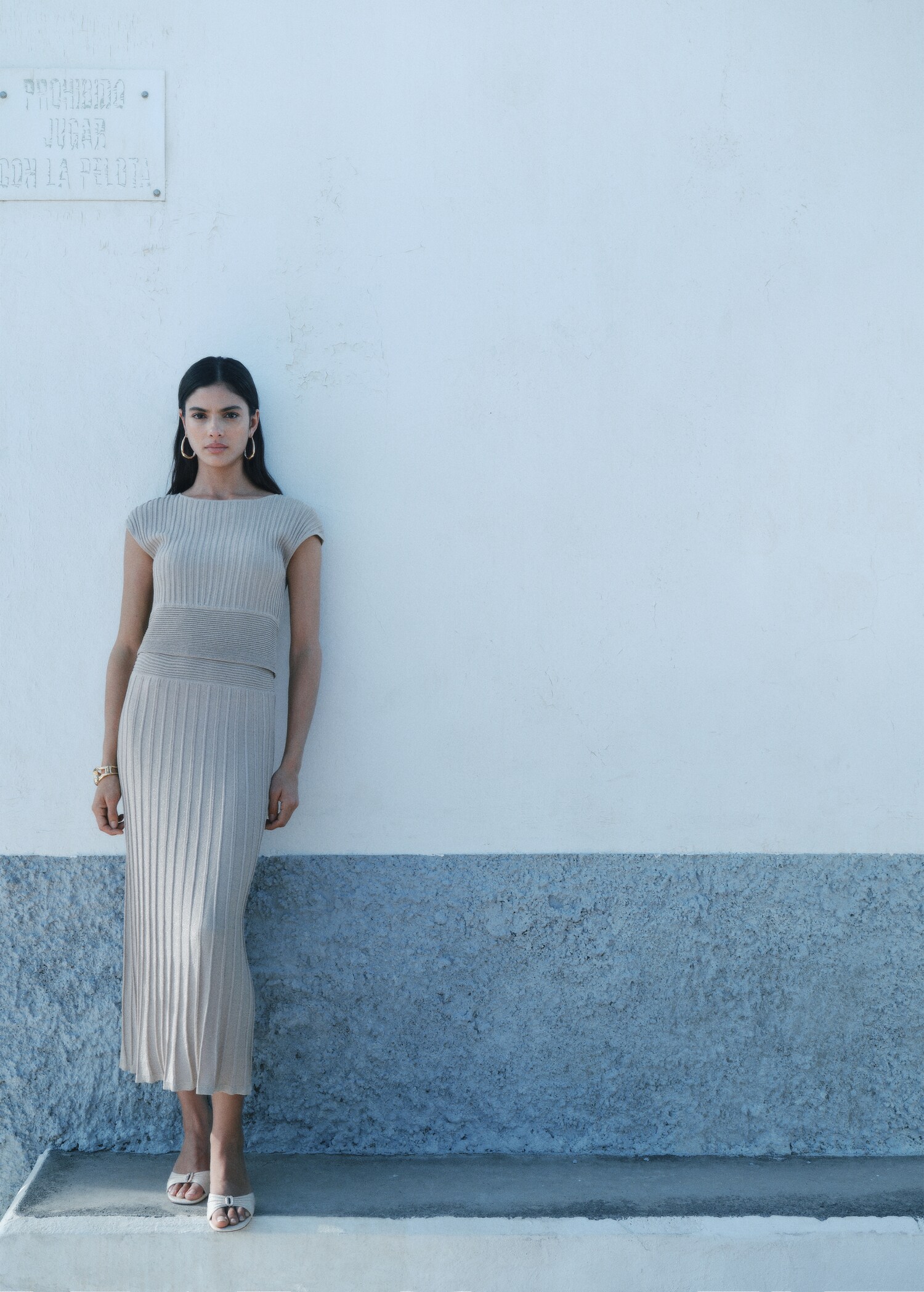 Knitted dress with shiny finish - Details of the article 6