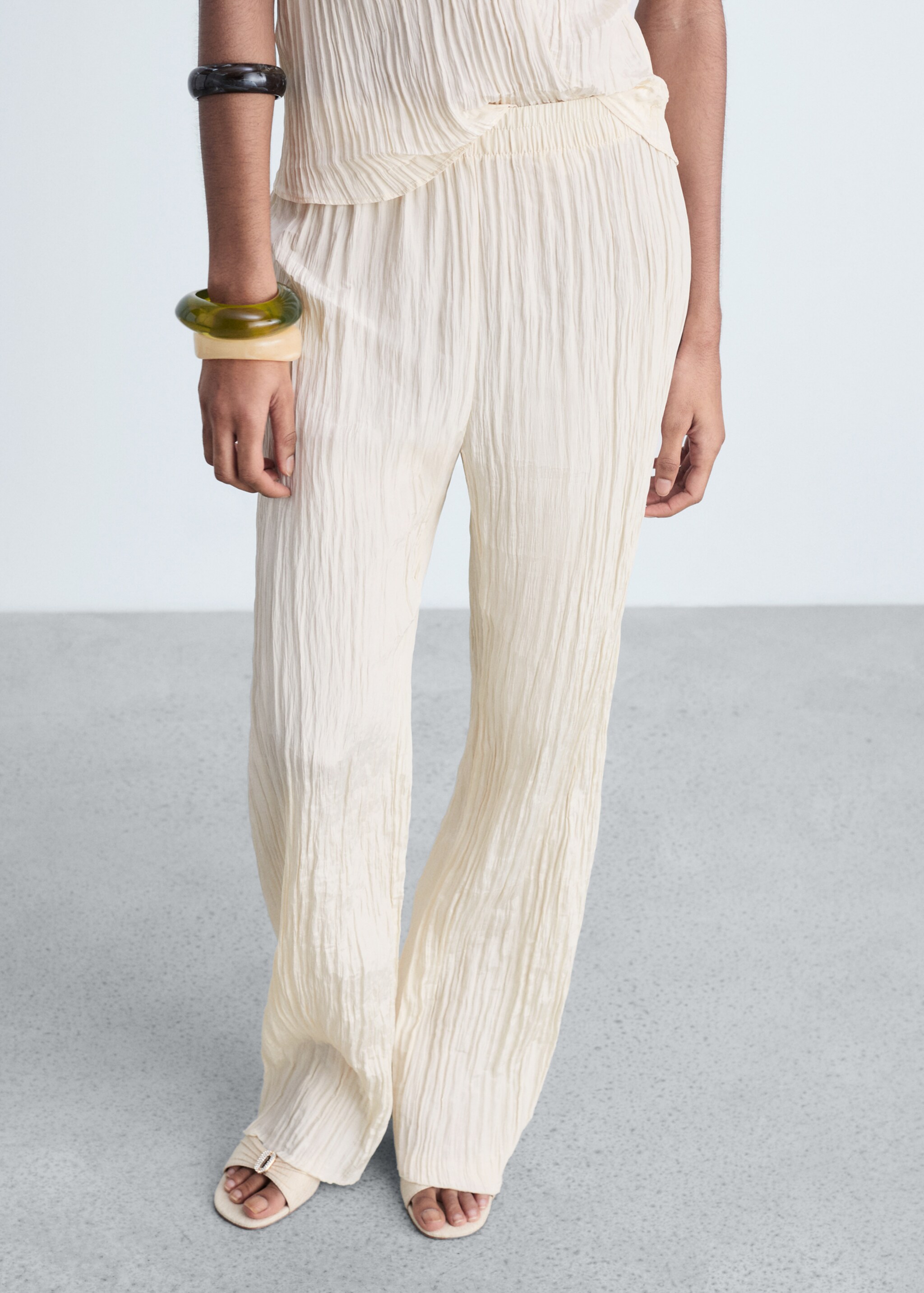 Pleated straight trousers - Medium plane, Vanilla. Ref: 87084064-00.