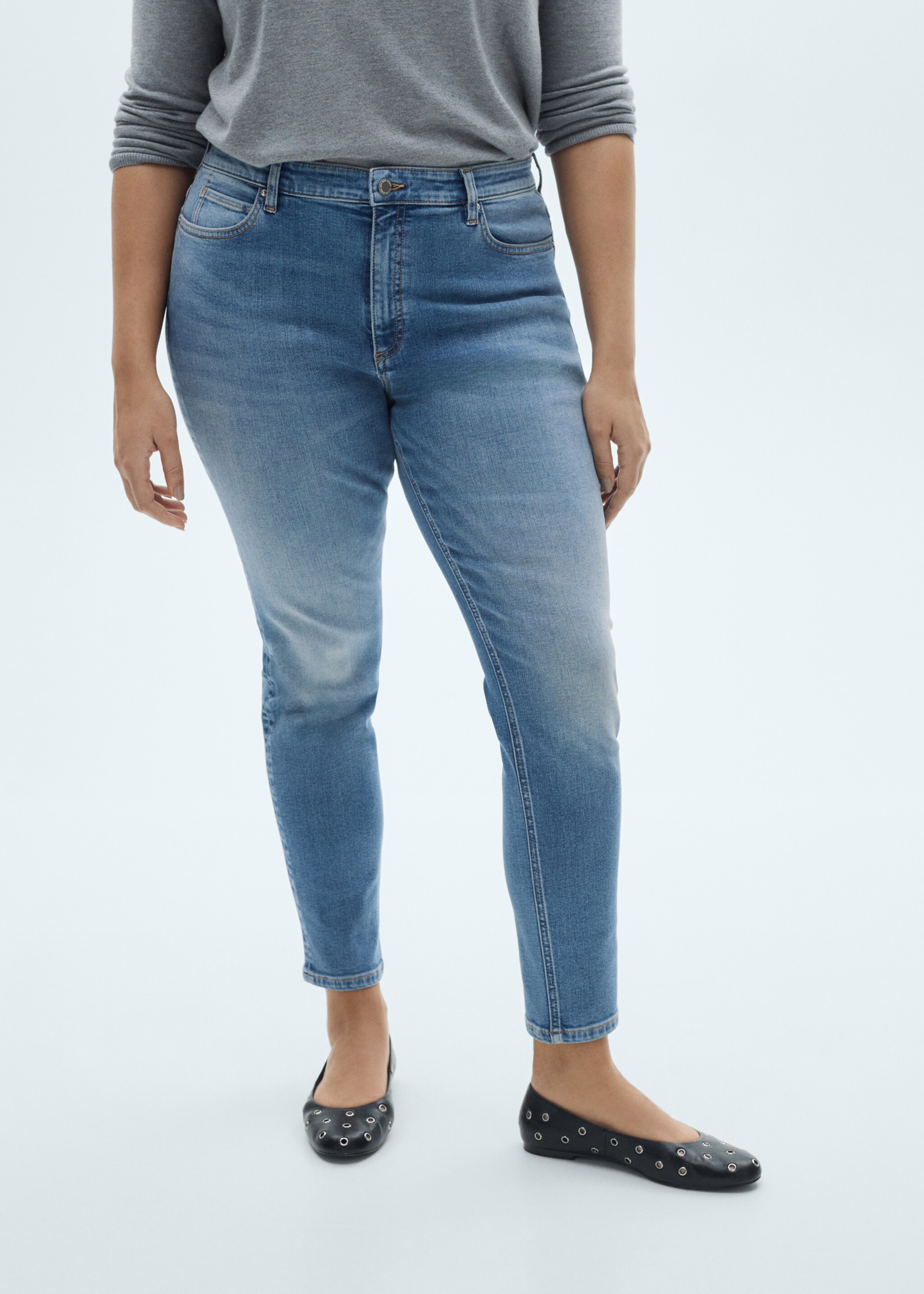 Mid-rise skinny jeans - Details of the article 5, Medium Blue. Ref: 87084069-00.