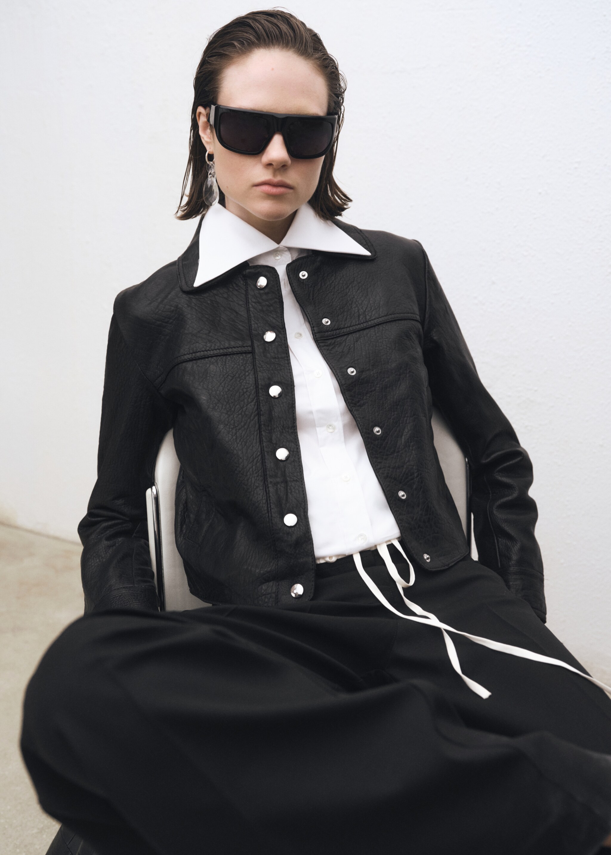 Lapels leather jacket - Medium plane, Black. Ref: 87084075-00.