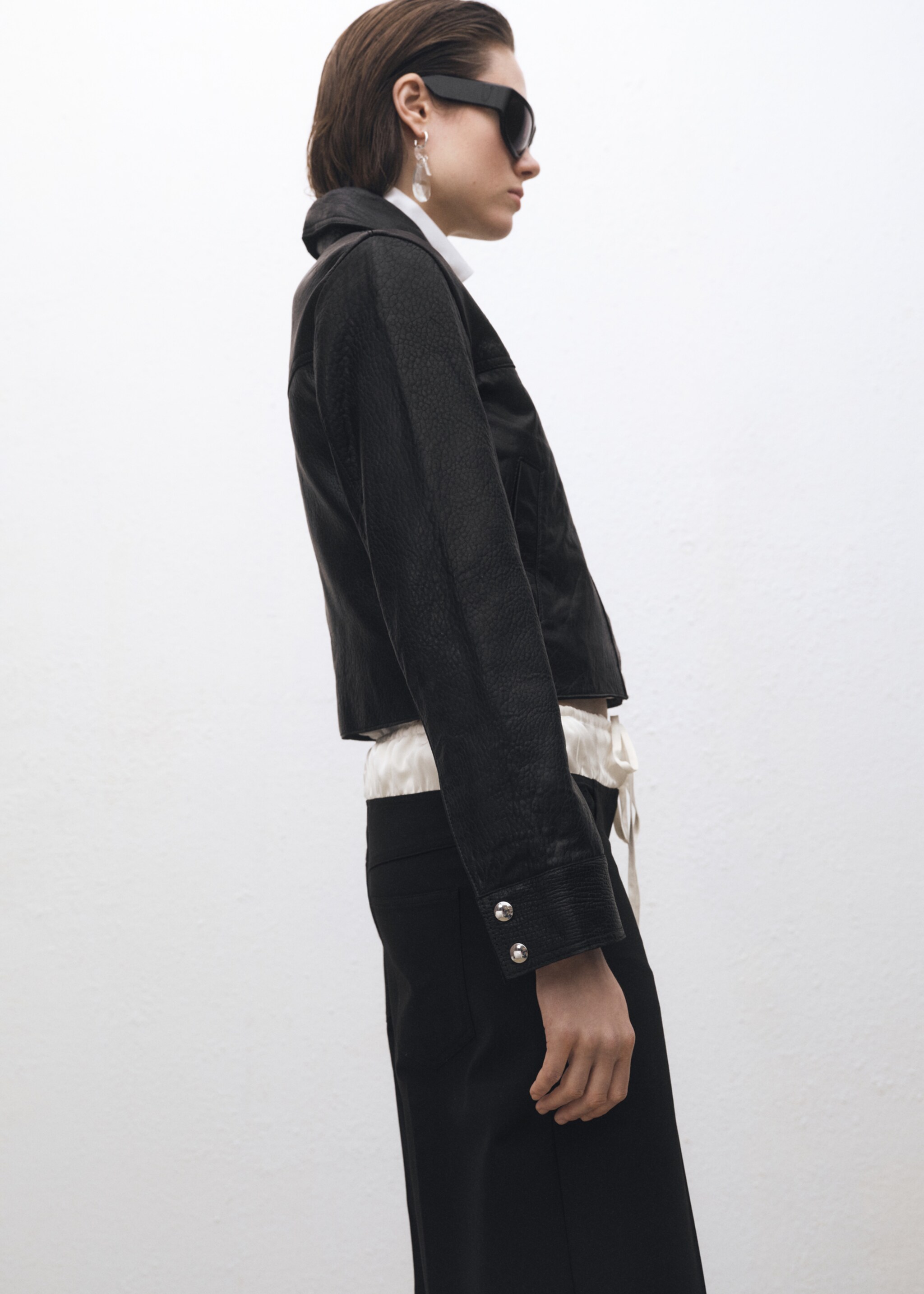 Lapels leather jacket - Details of the article 4, Black. Ref: 87084075-00.