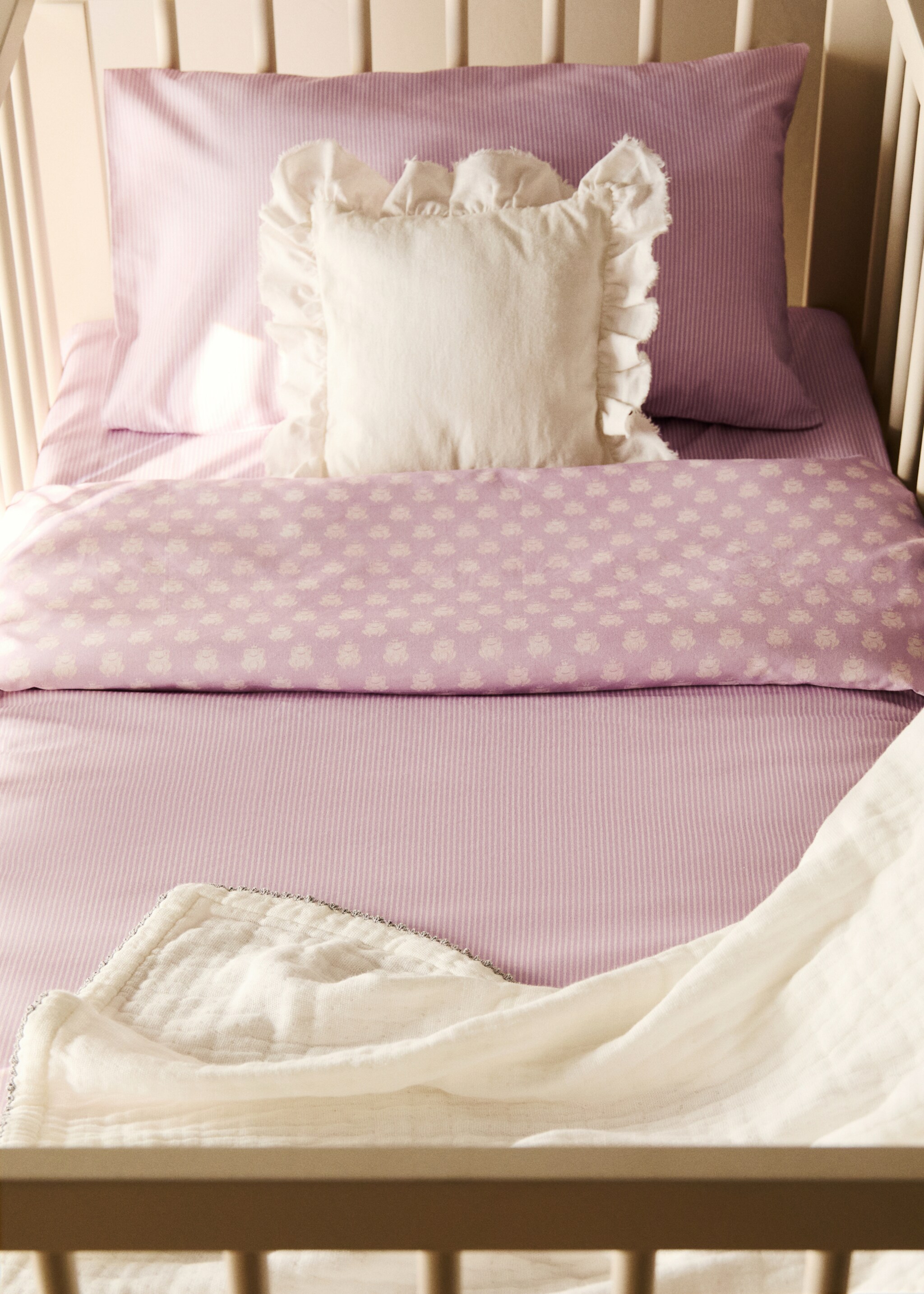 Cotton percale reversible duvet cover for cot - Details of the article 8, Medium Pink. Ref: 87084088-00.