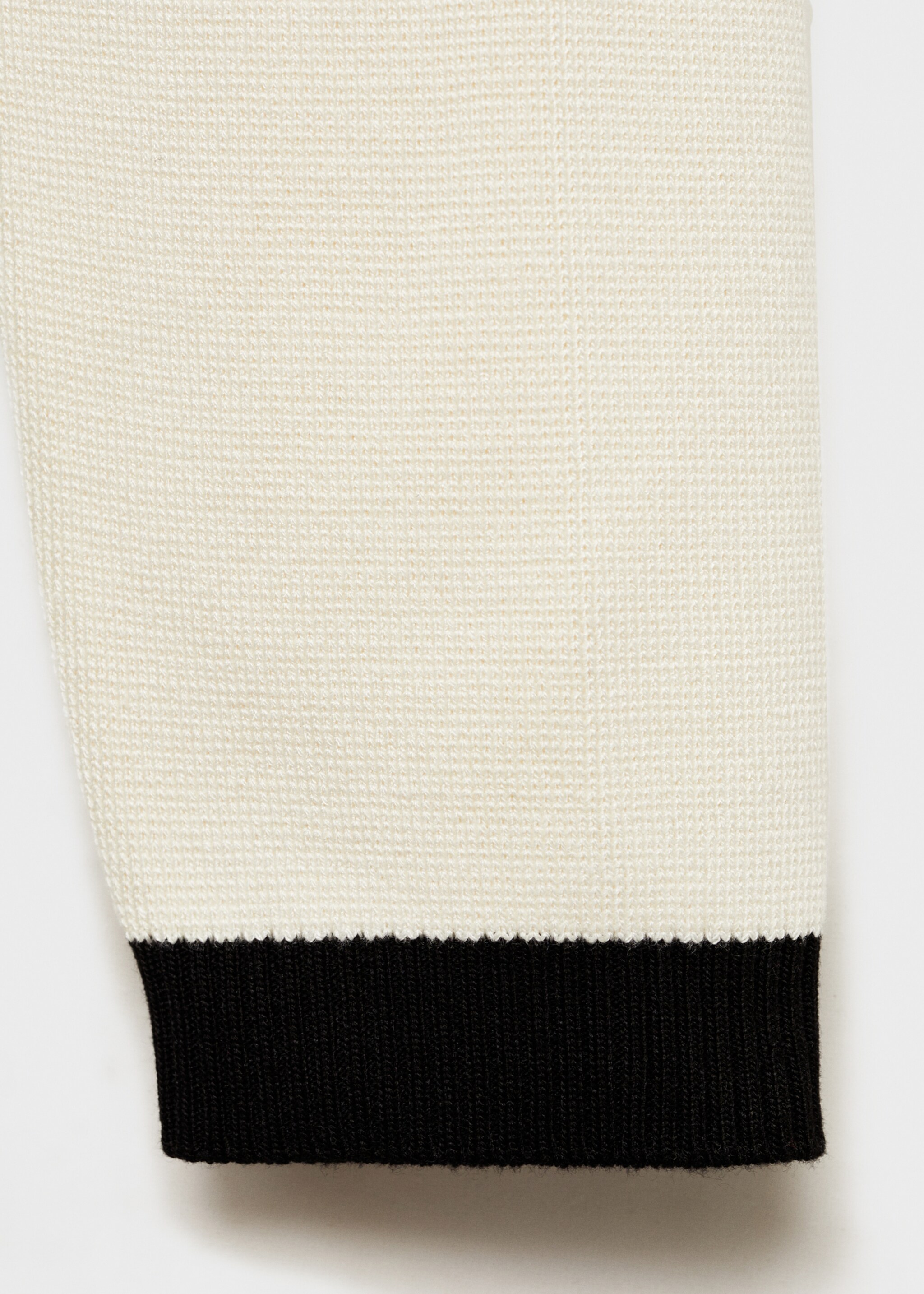 Strickjacke mit Schmuckknöpfen - Detail des Artikels 0, Ecru. Ref: 87084089-00.