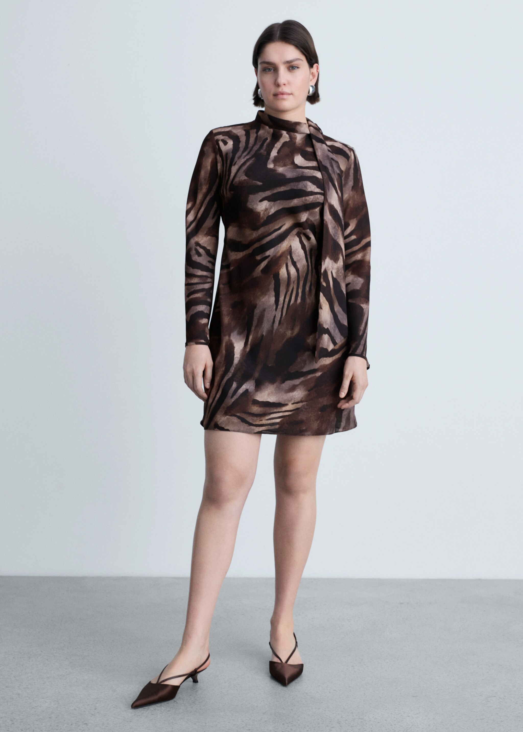 Zebra back bow satin dress - Details of the article 3, Brown. Ref: 87084092-00.