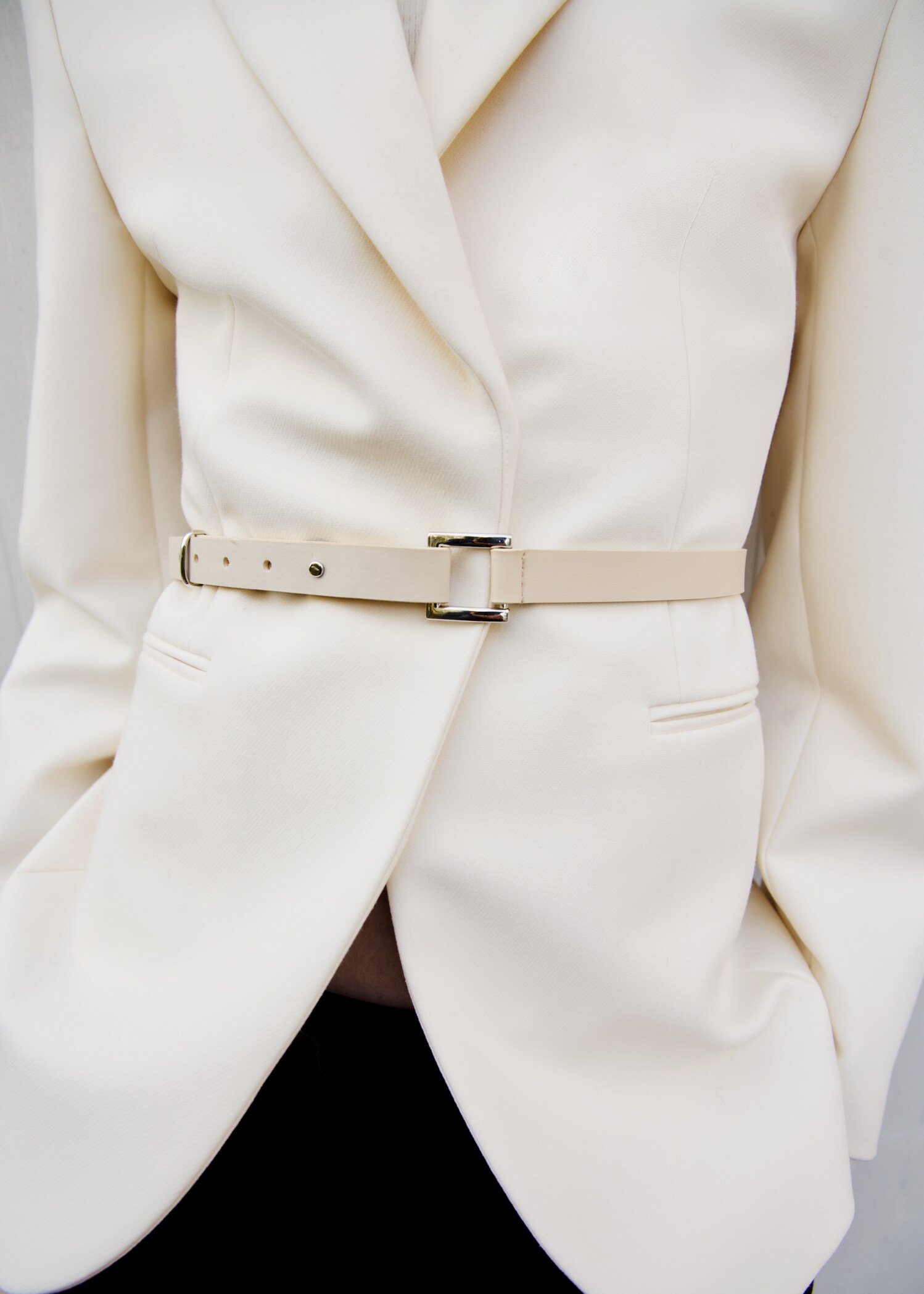 Structured tailored jacket with belt - Details of the article 7