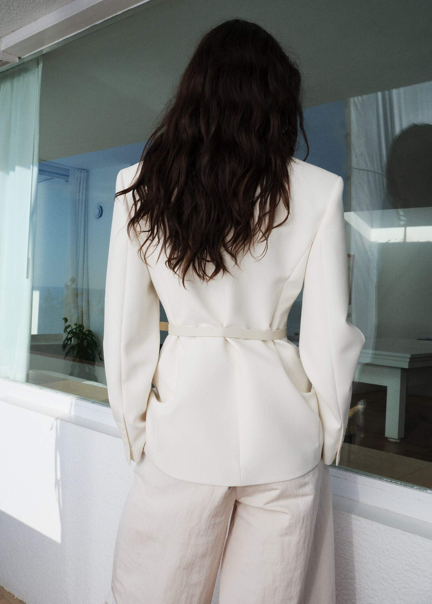 Structured tailored jacket with belt - Reverse of the article