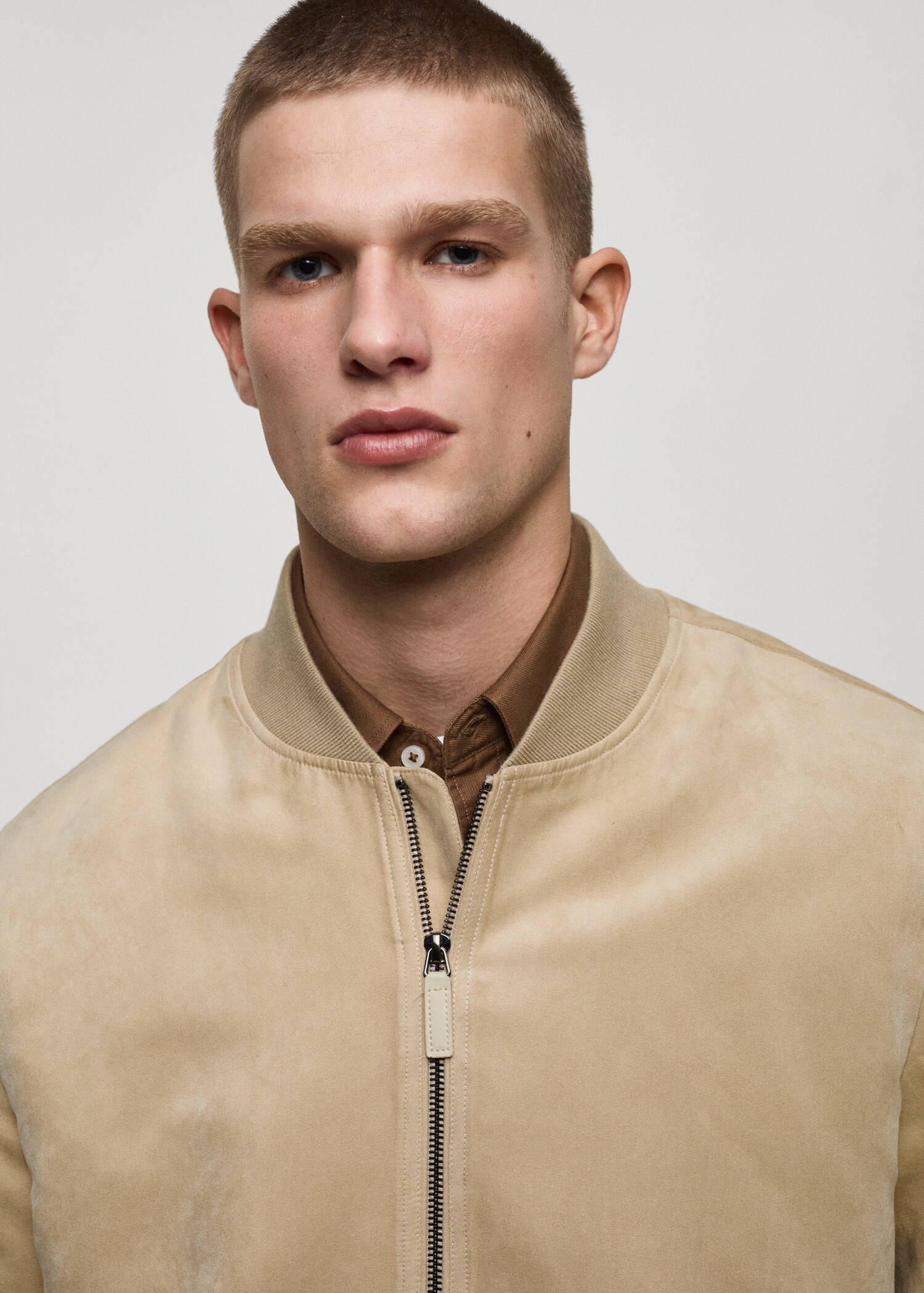 Bomberjacke mit Wildleder-Effekt - Detail des Artikels 1