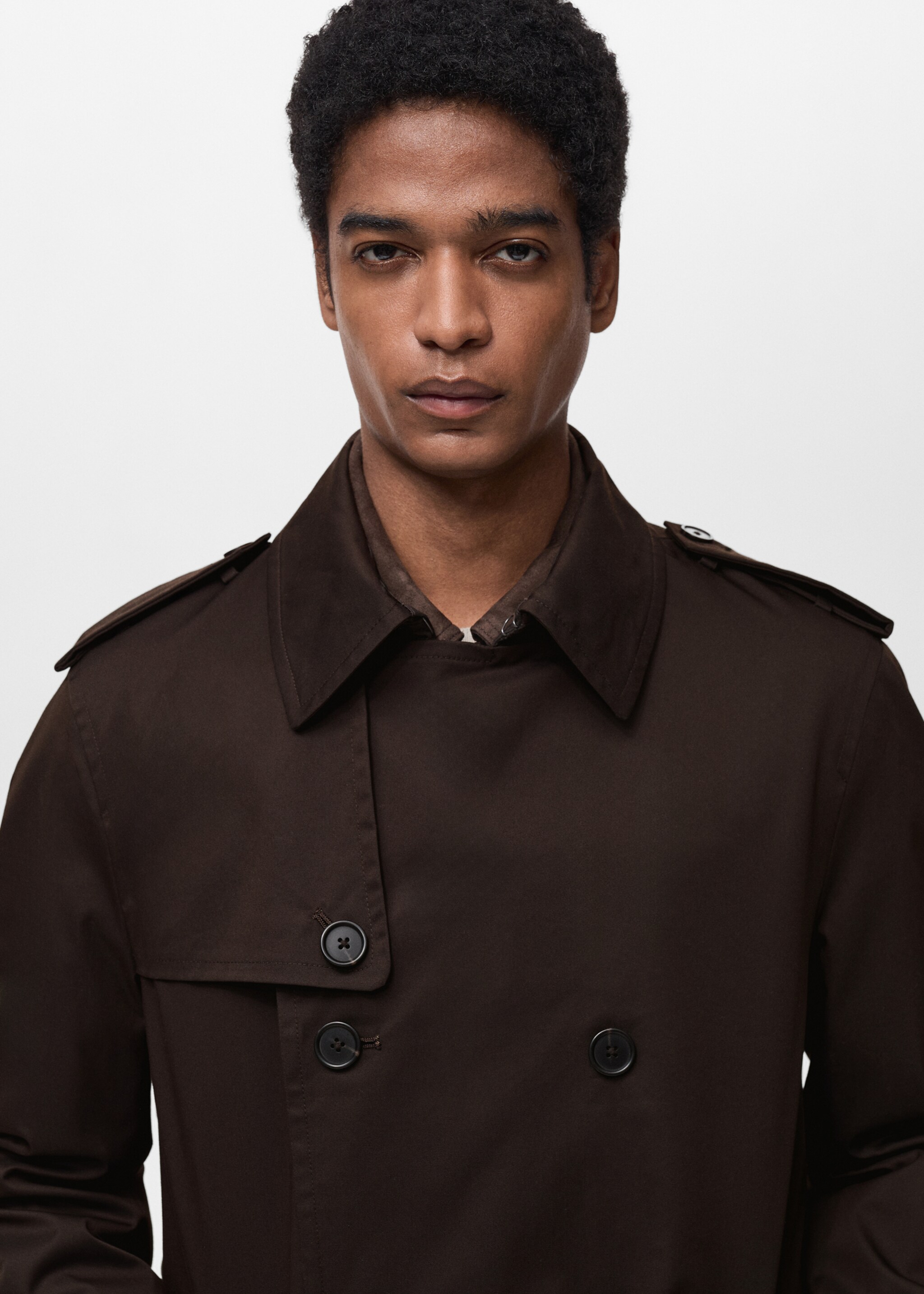 Water-repellent belted trench coat - Details of the article 1, Chocolate. Ref: 87084387-00.