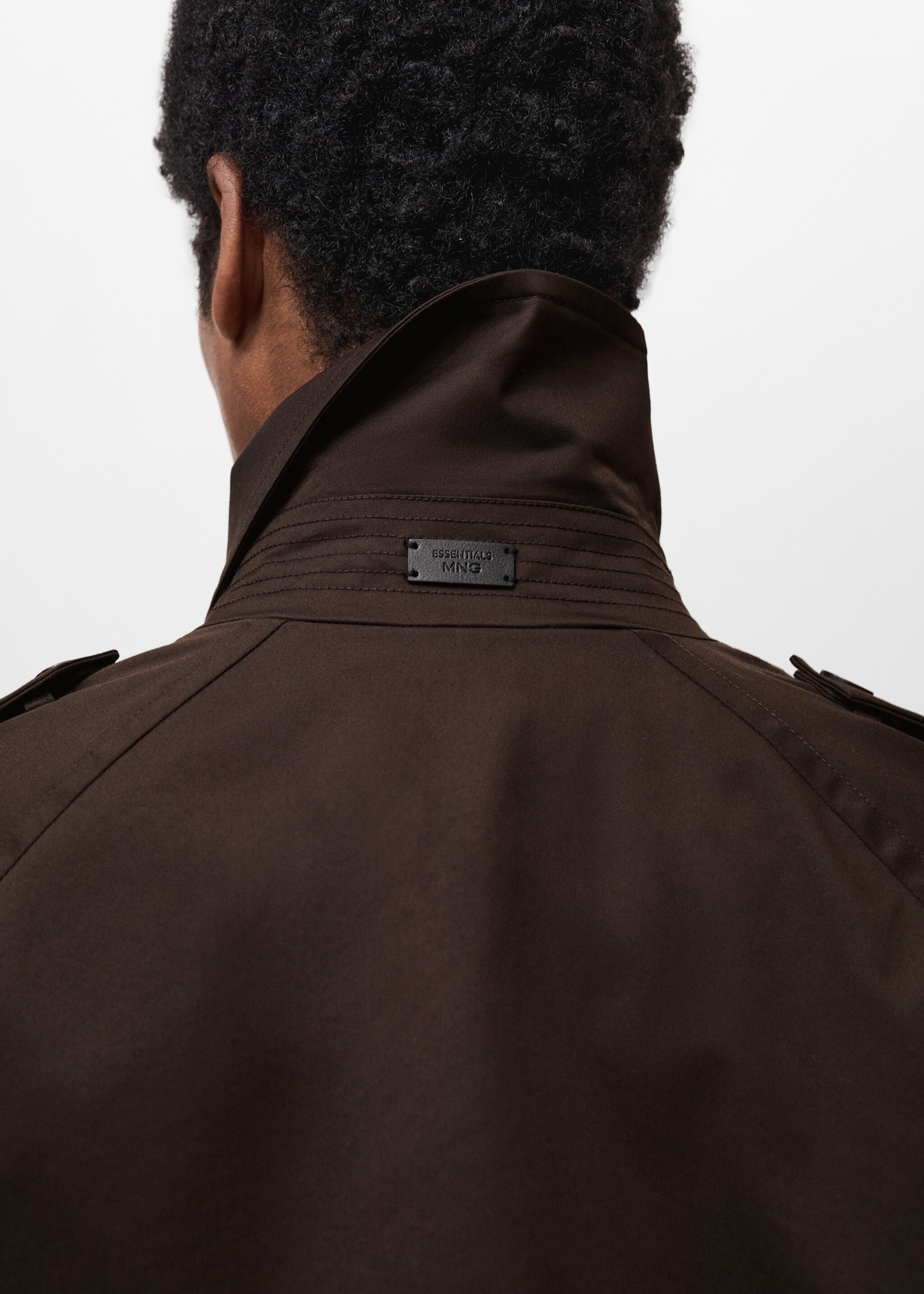 Water-repellent belted trench coat - Details of the article 6, Chocolate. Ref: 87084387-00.