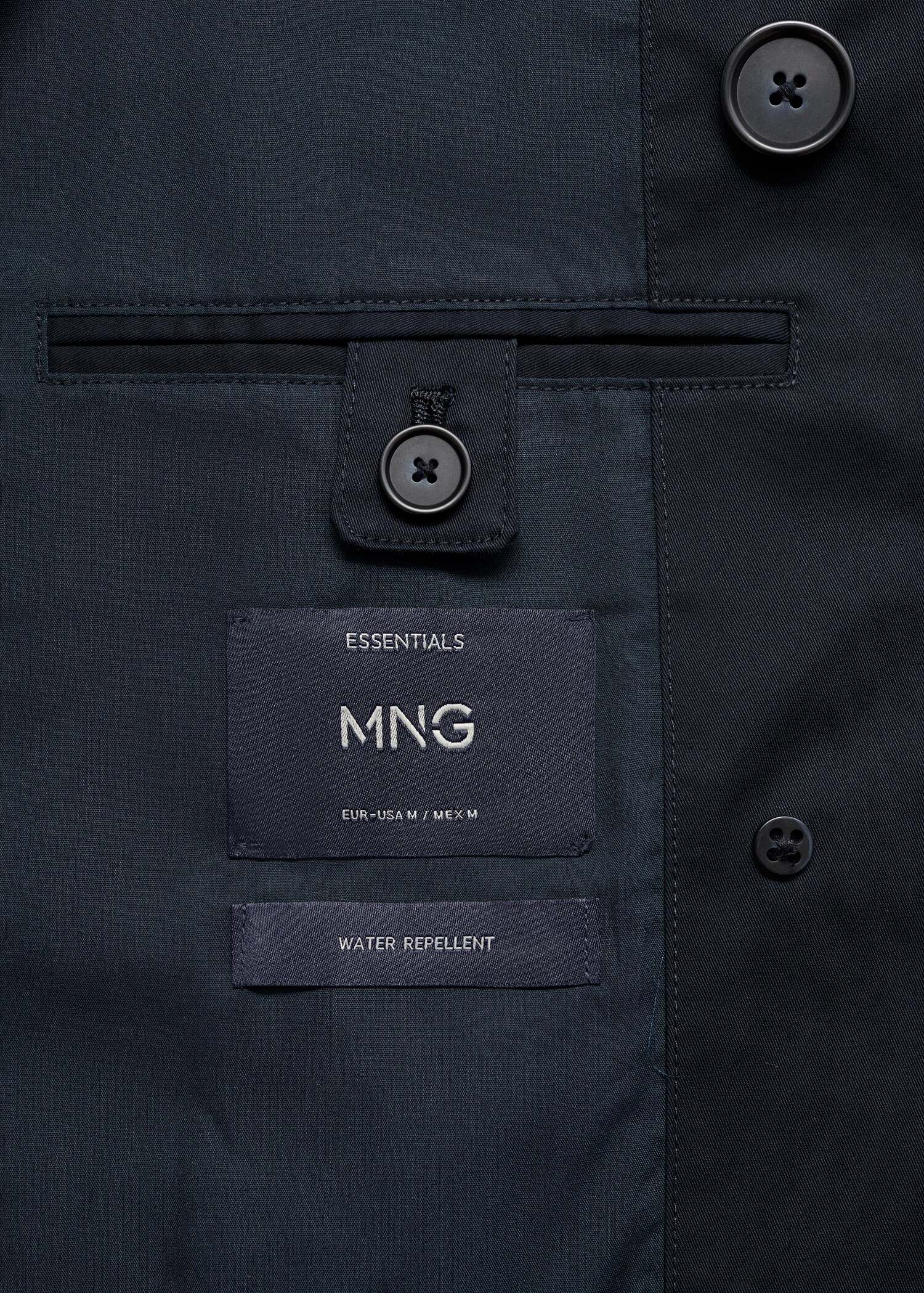 Wasserabweisender Trenchcoat mit Gürtel - Detail des Artikels 0