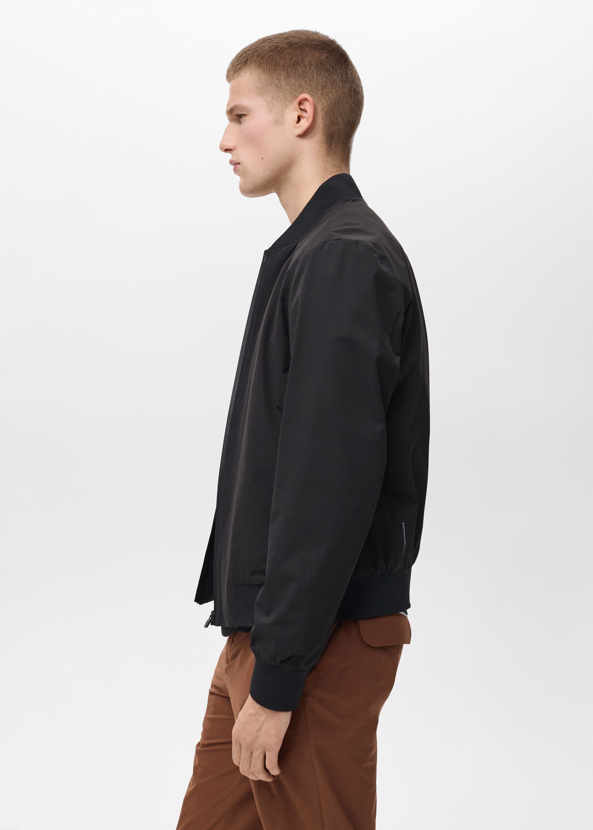 Waterproof bomber with COOLMAX® technology - Details of the article 2, Black. Ref: 87084388-00.