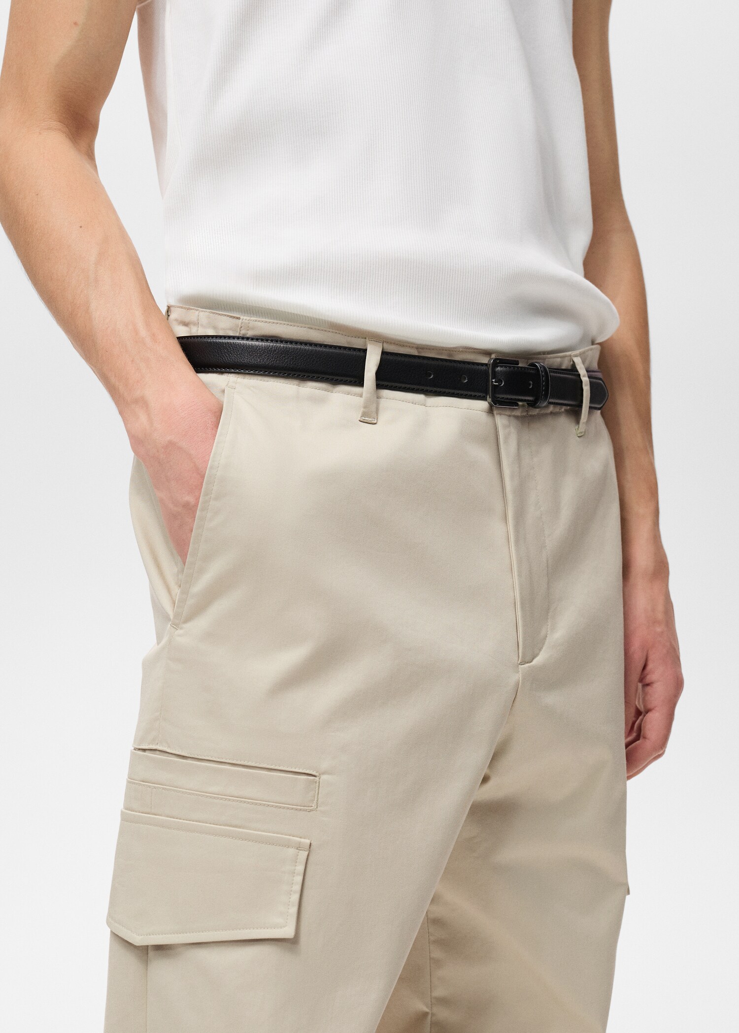 Relaxed-fit trousers with pocket - Details of the article 1