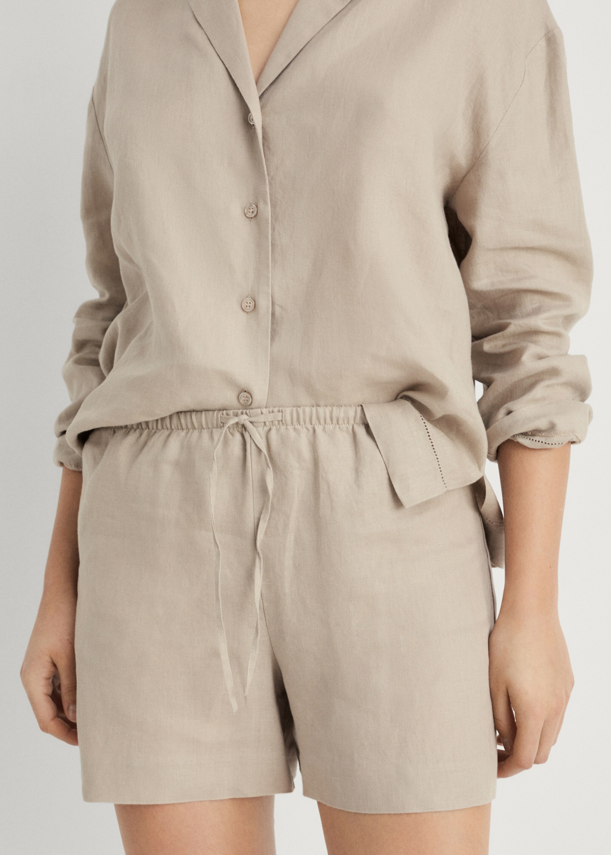 Linen shorts - Medium plane, Sand. Ref: 87084403-00.