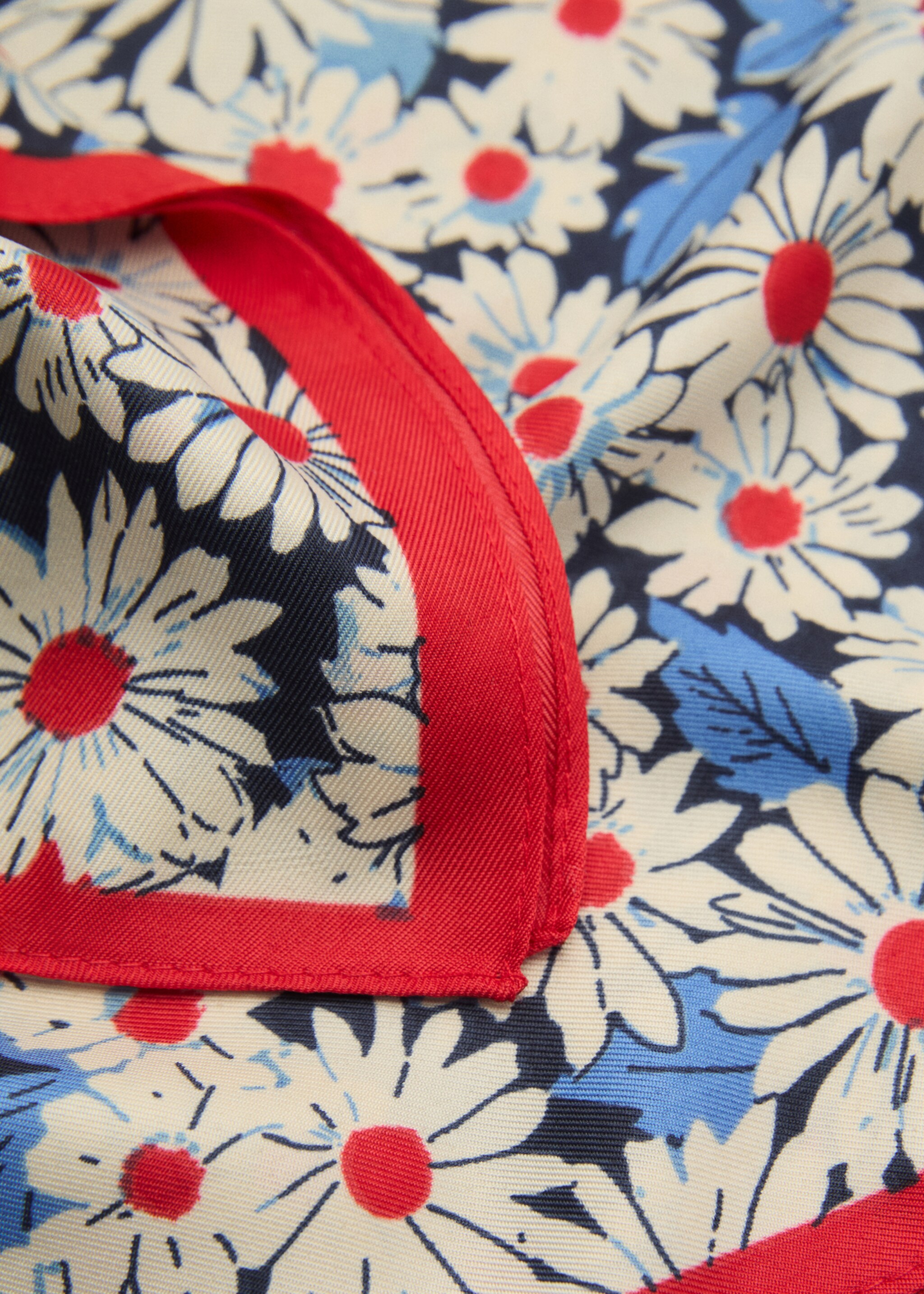 Sjaaltje met bloemenprint - Middenvlak, Rood. Ref: 87084407-00.