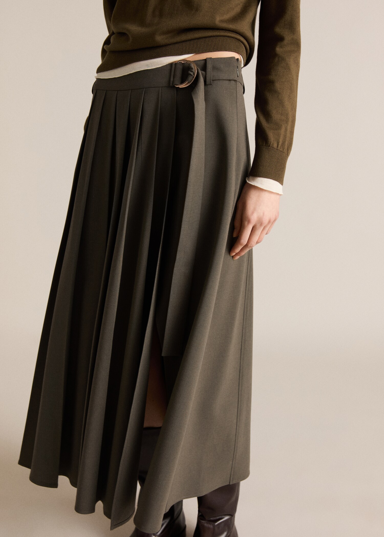 Pleated skirt with belt - Medium plane