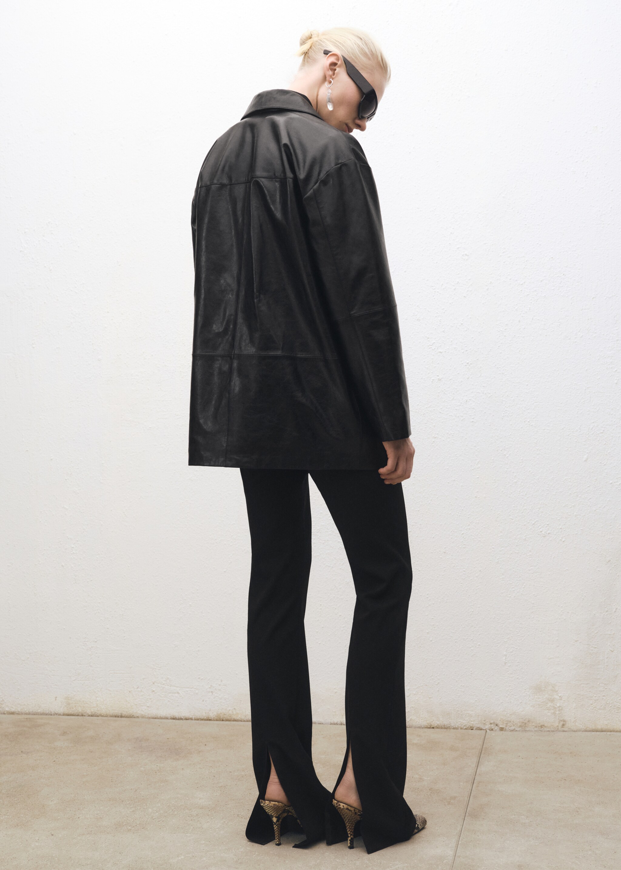 Pantalon costume flare ouvertures - Verso de l’article, Noir. Ref: 87084419-00.