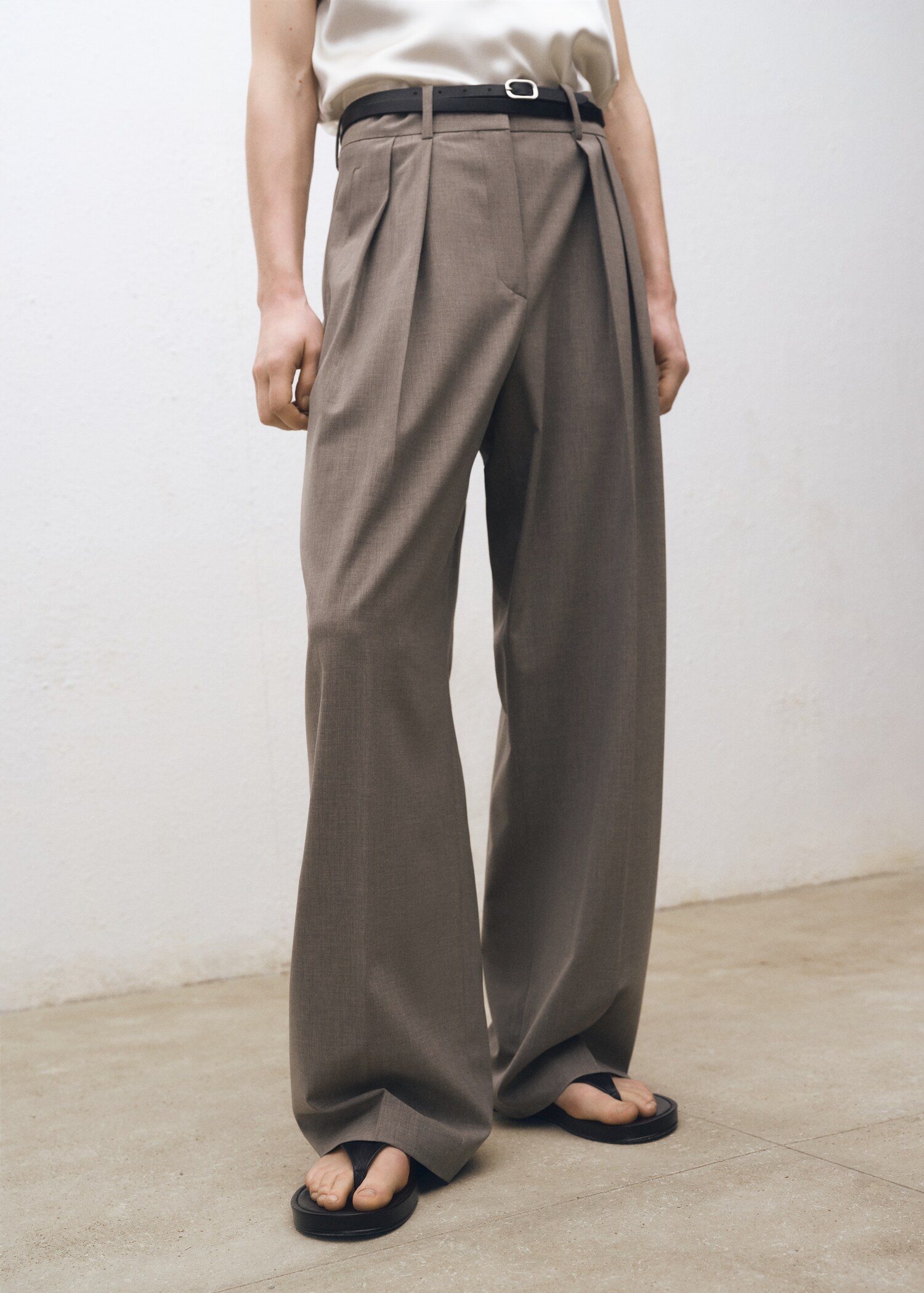 Wide leg wool-blend suit trousers - Medium plane