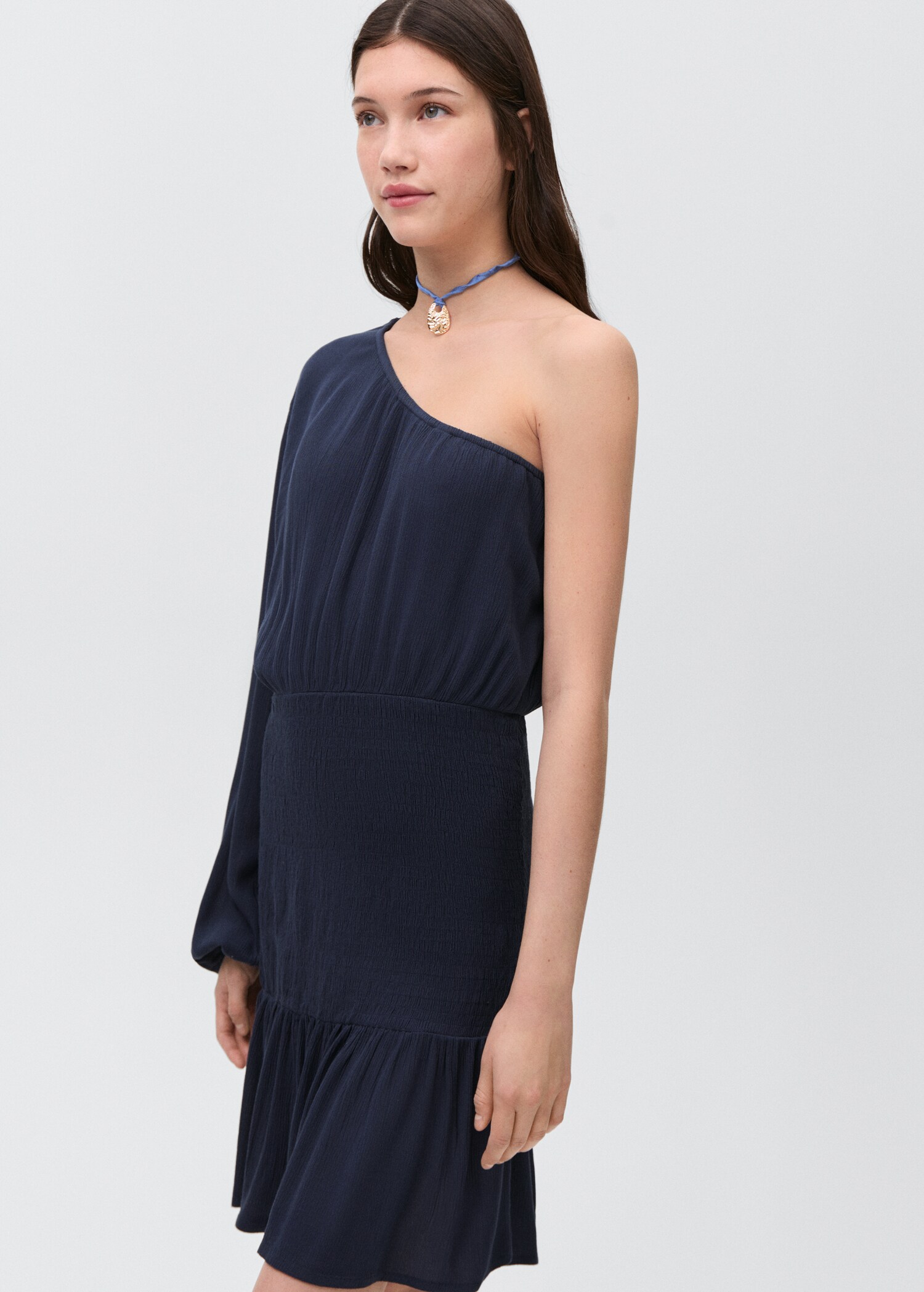 Asymmetrisches Kleid mit Raffdetails - Detail des Artikels 2