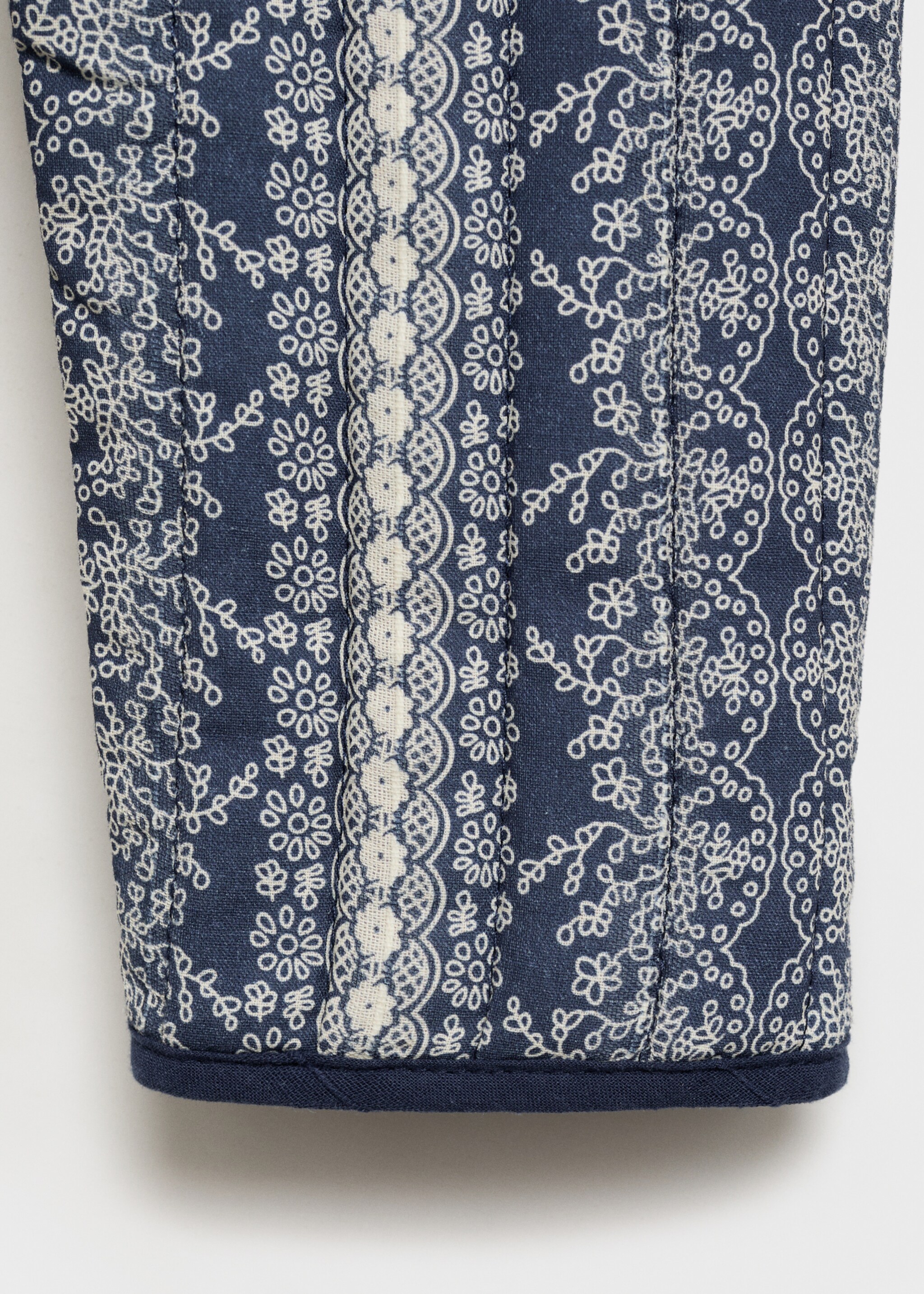 Jaqueta embuatada estampada - Detall de l'article 0, Blau marí fosc. Ref: 87084790-00.