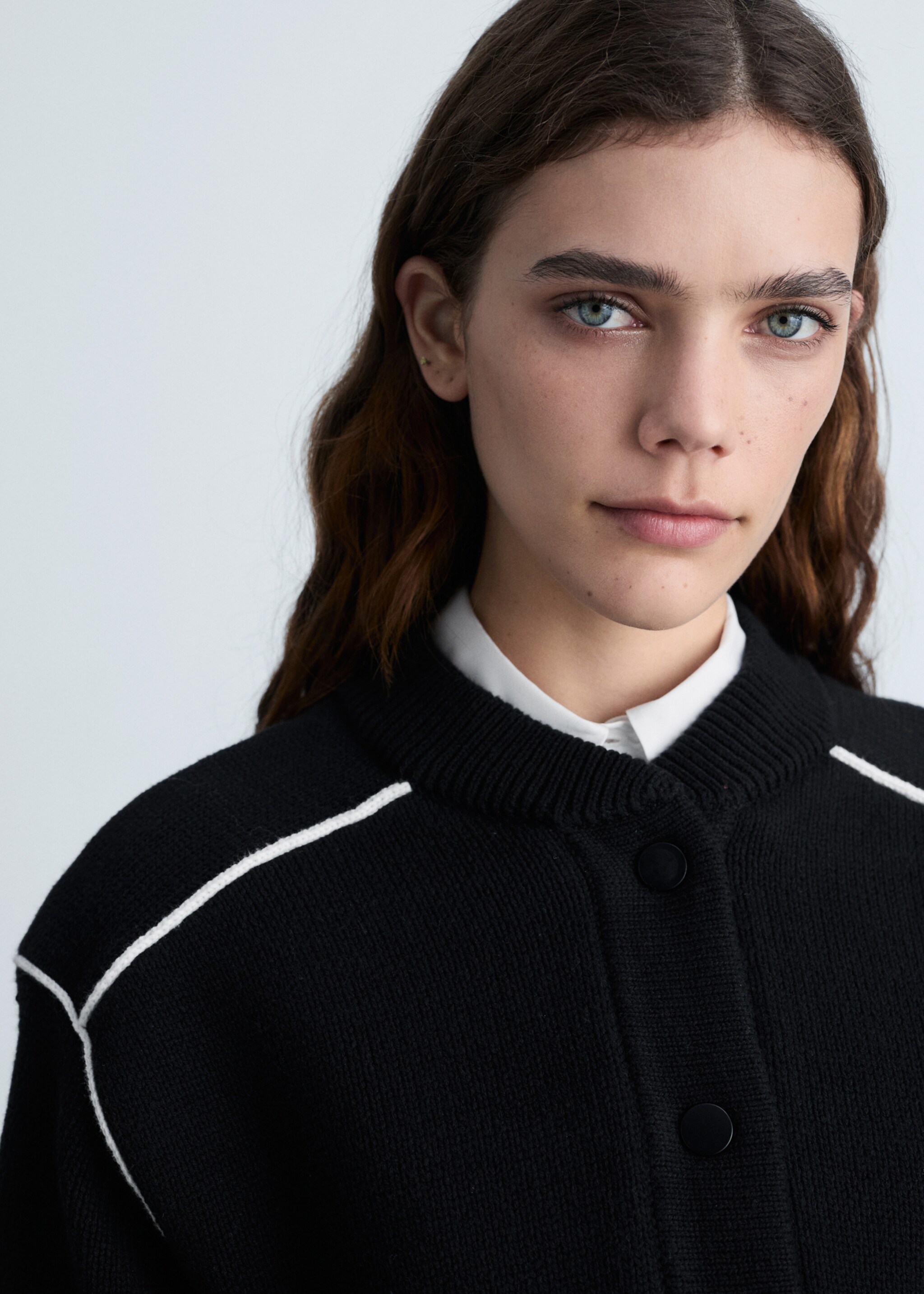 Veste bomber maille - Détail de l'article 1, Noir. Ref: 87084800-00.