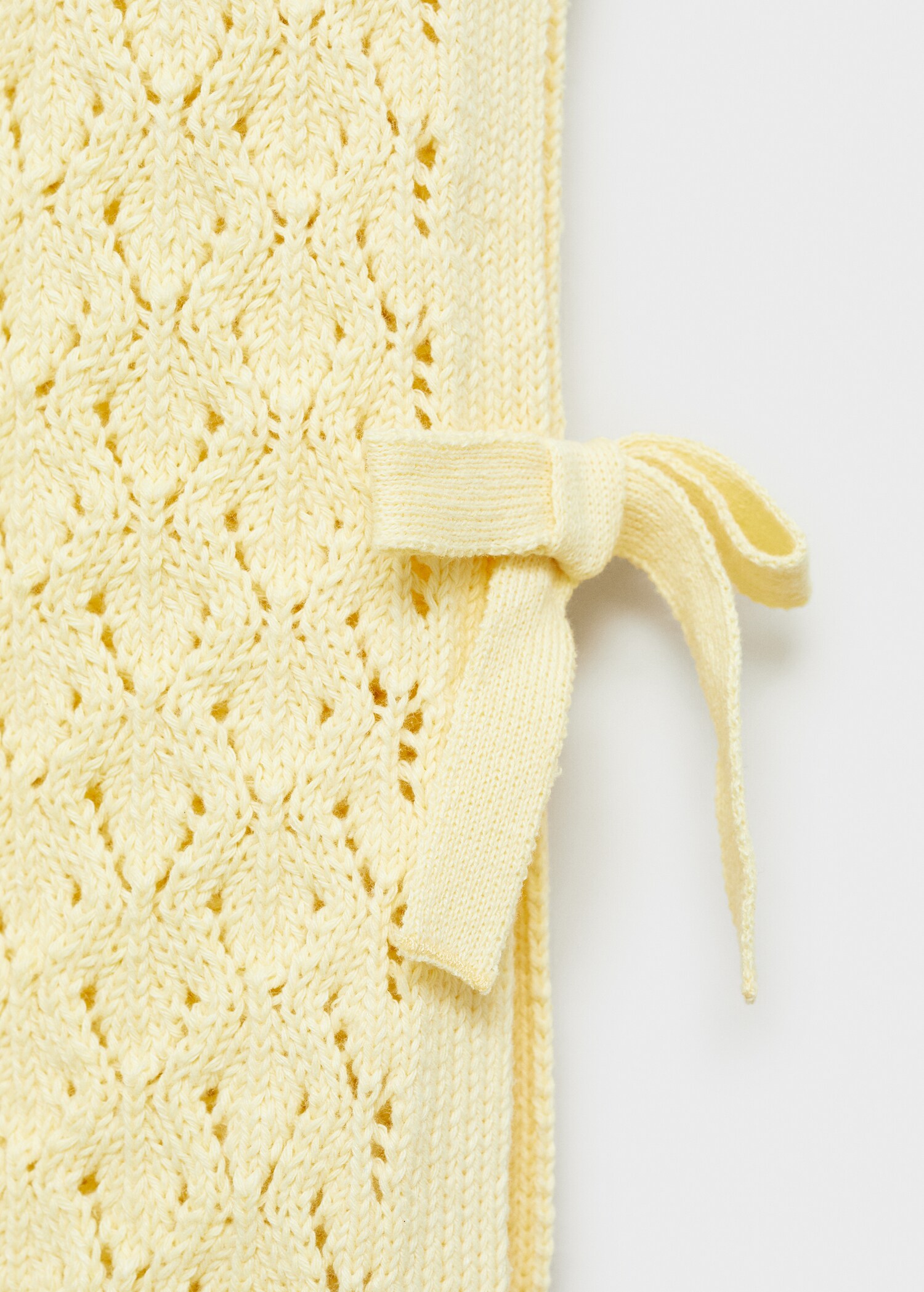 Knitted gilet with openwork details - Details of the article 0