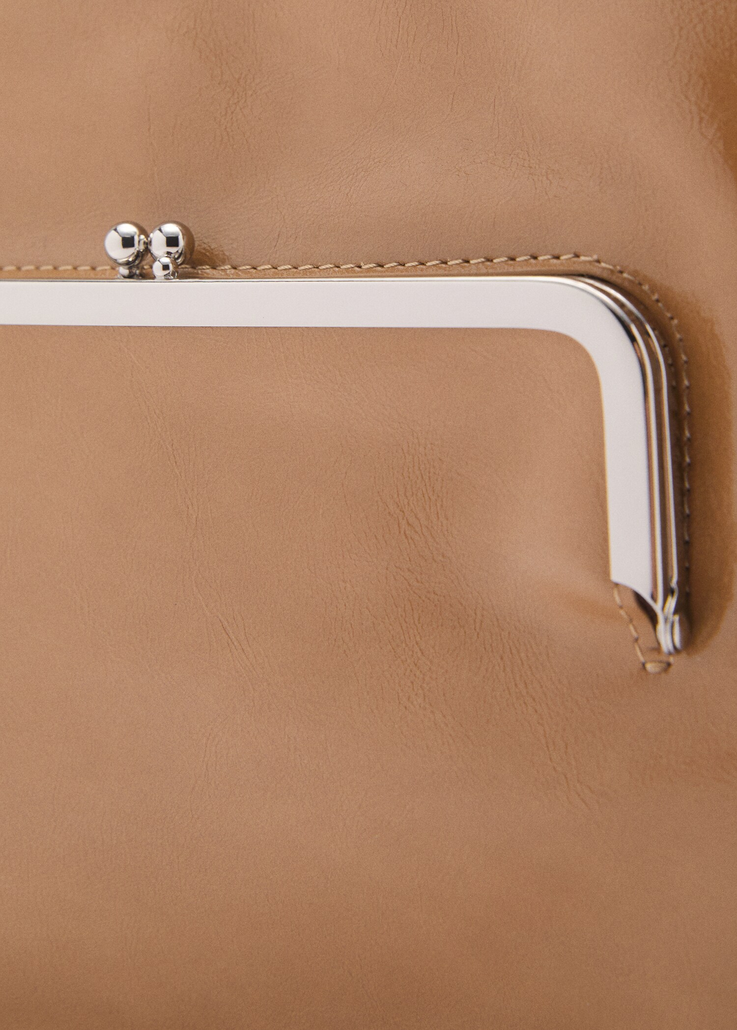 Shoulder bag with pochette pocket - Details of the article 1