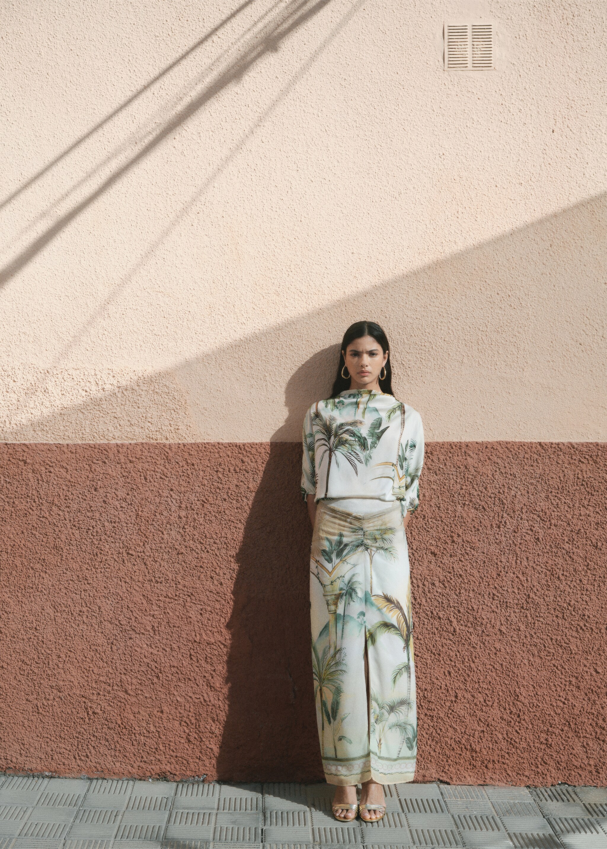 Tropical-print straight skirt - Details of the article 7, Ecru. Ref: 87084807-00.