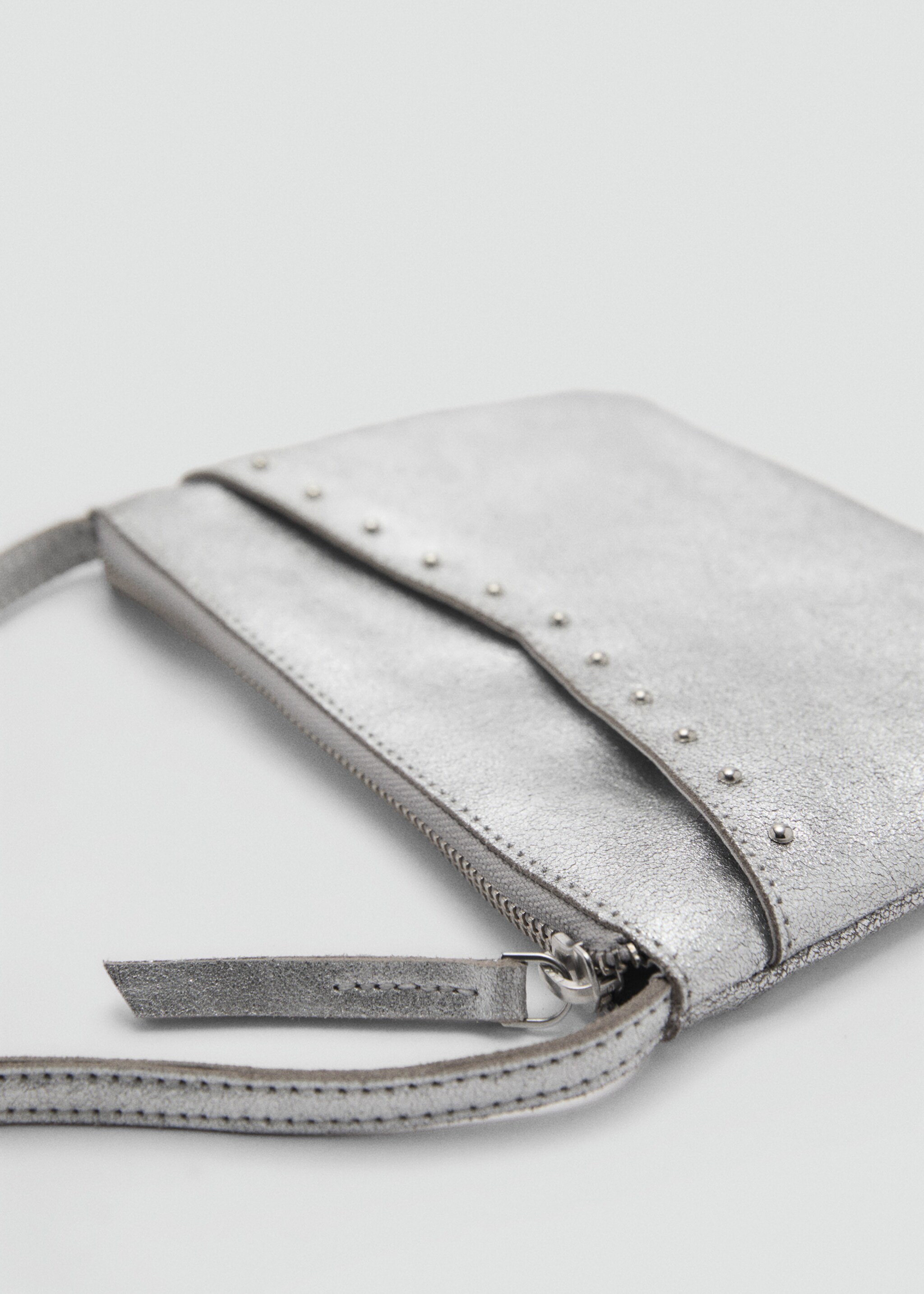 Metallic-effect clutch - Details of the article 2, Silver. Ref: 87085137-00.