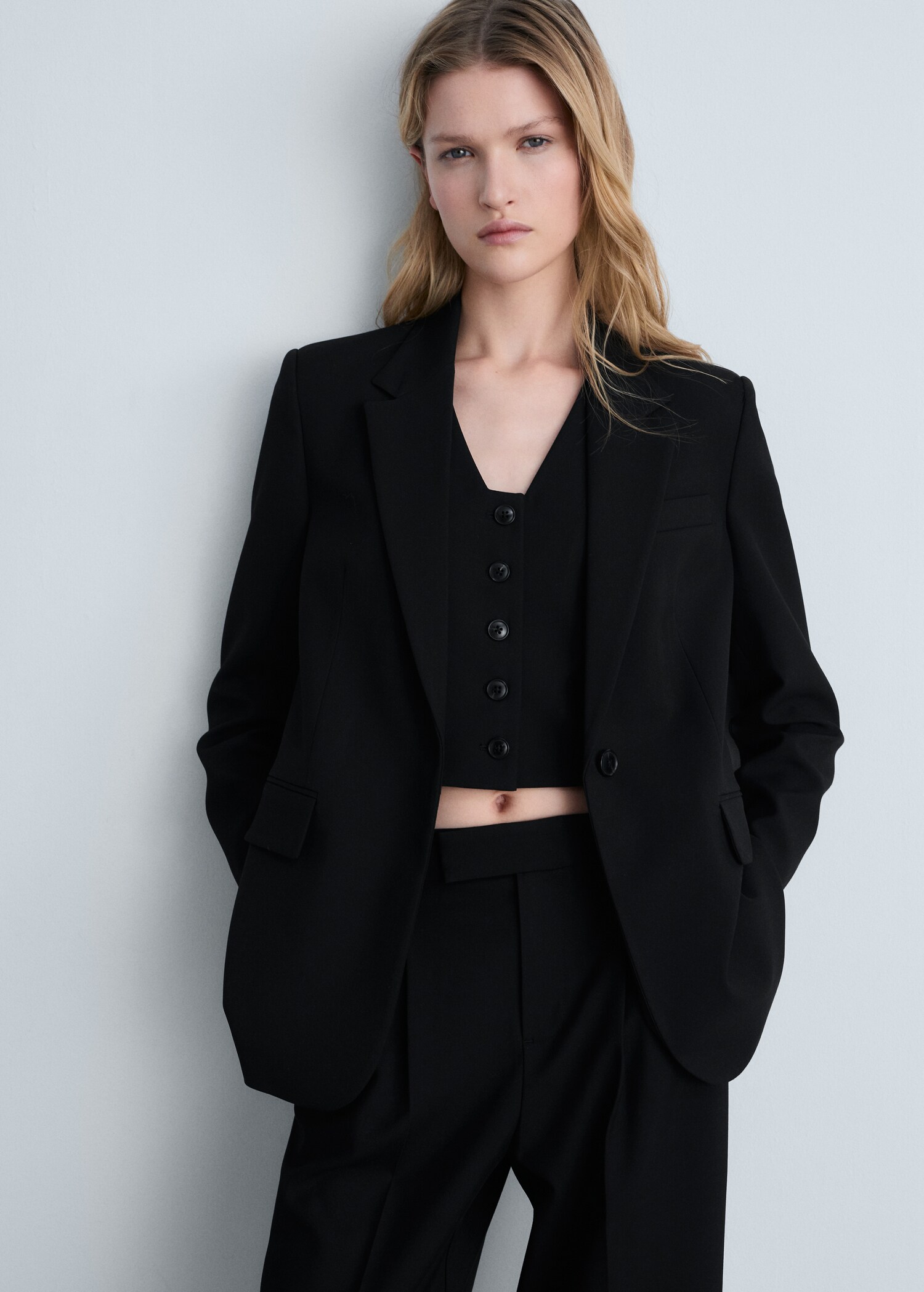 Gerader Blazer mit Pattentaschen - Mittlere Ansicht