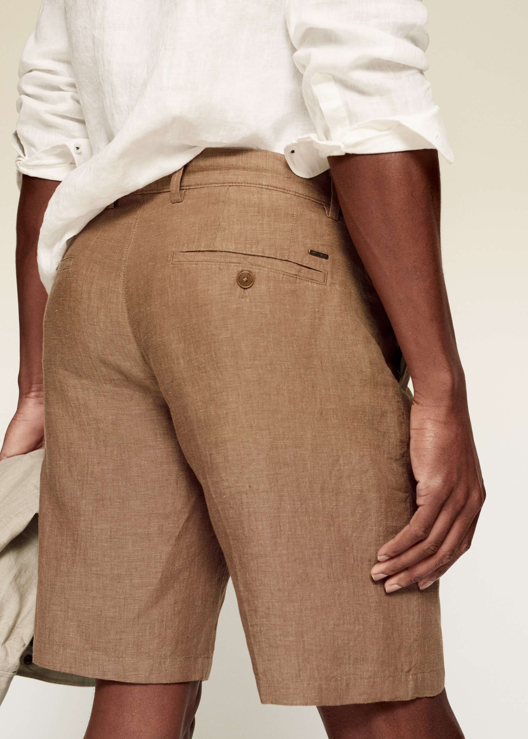 Linen chino Bermuda shorts - Details of the article 2