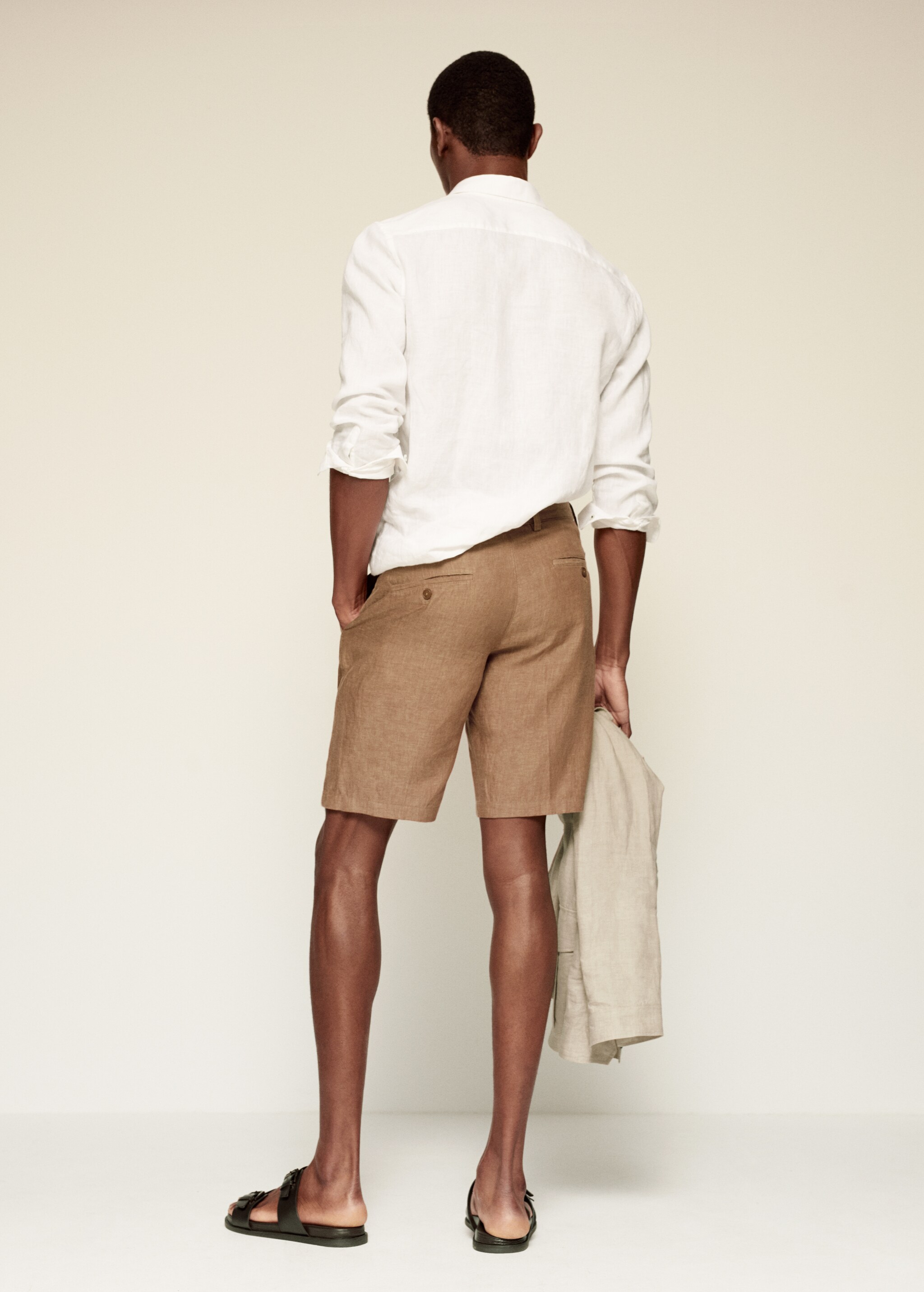 Linen chino Bermuda shorts - Reverse of the article