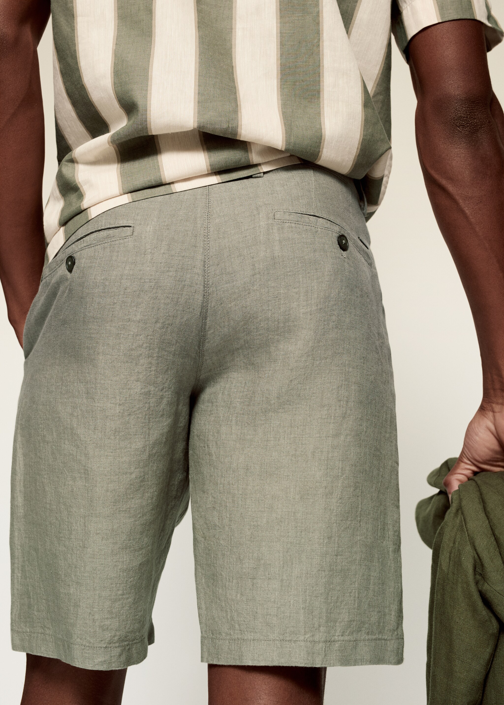 Linen chino Bermuda shorts - Details of the article 2