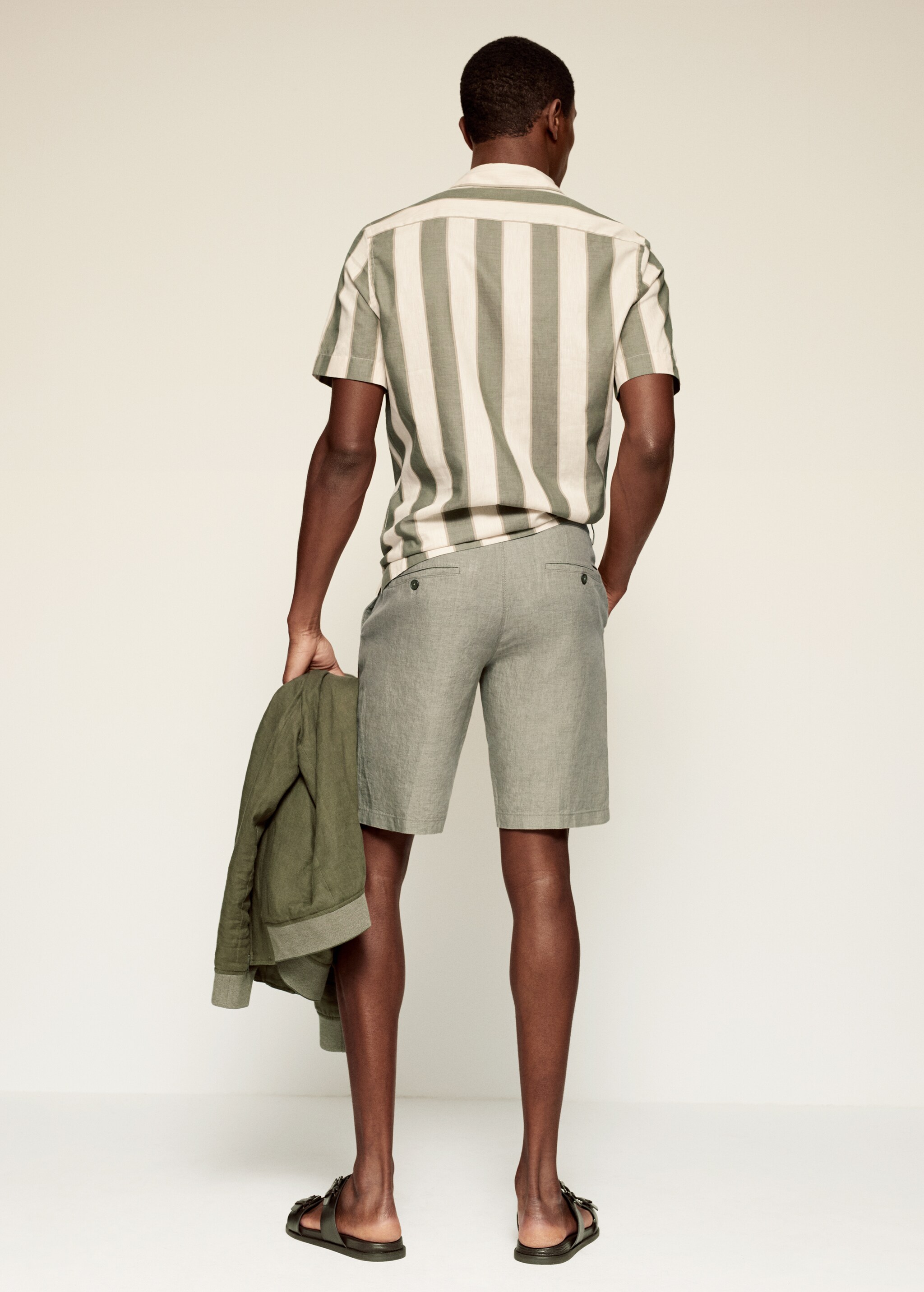 Linen chino Bermuda shorts - Reverse of the article