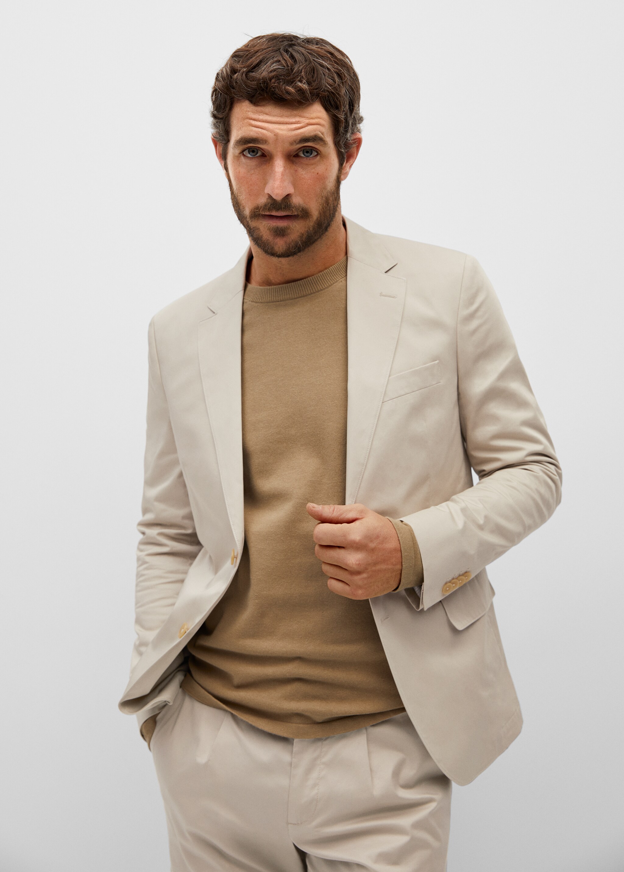 Americana slim fit algodón  - Plano medio